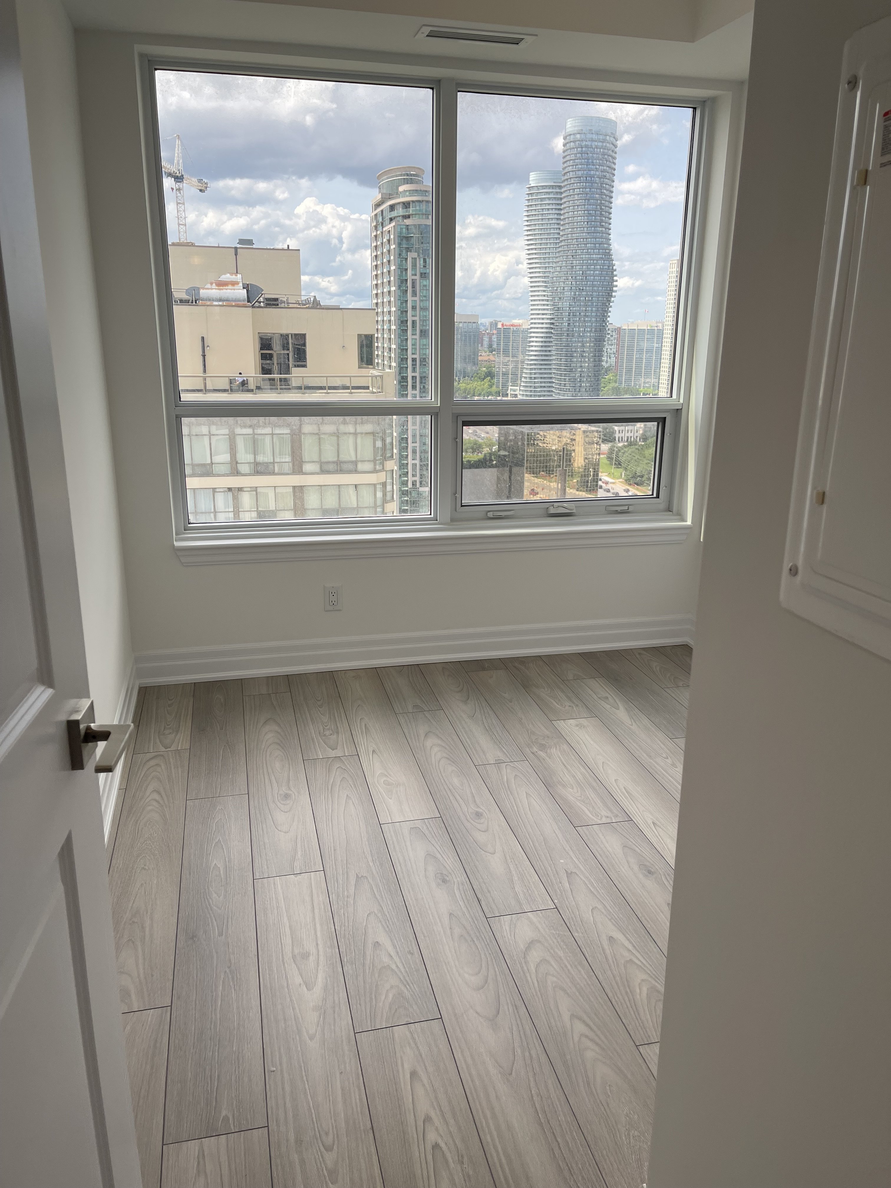 Rentals.ca ) 36 Elm Drive, Mississauga ON for Rent