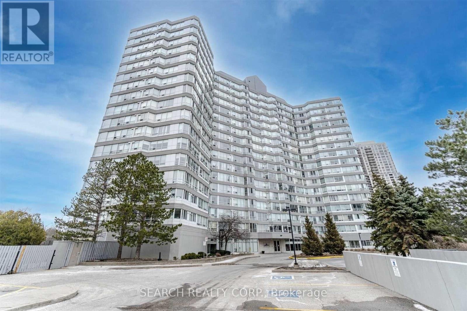 Rentals.ca 50 Kingsbridge Garden Circle, Mississauga ON for Rent