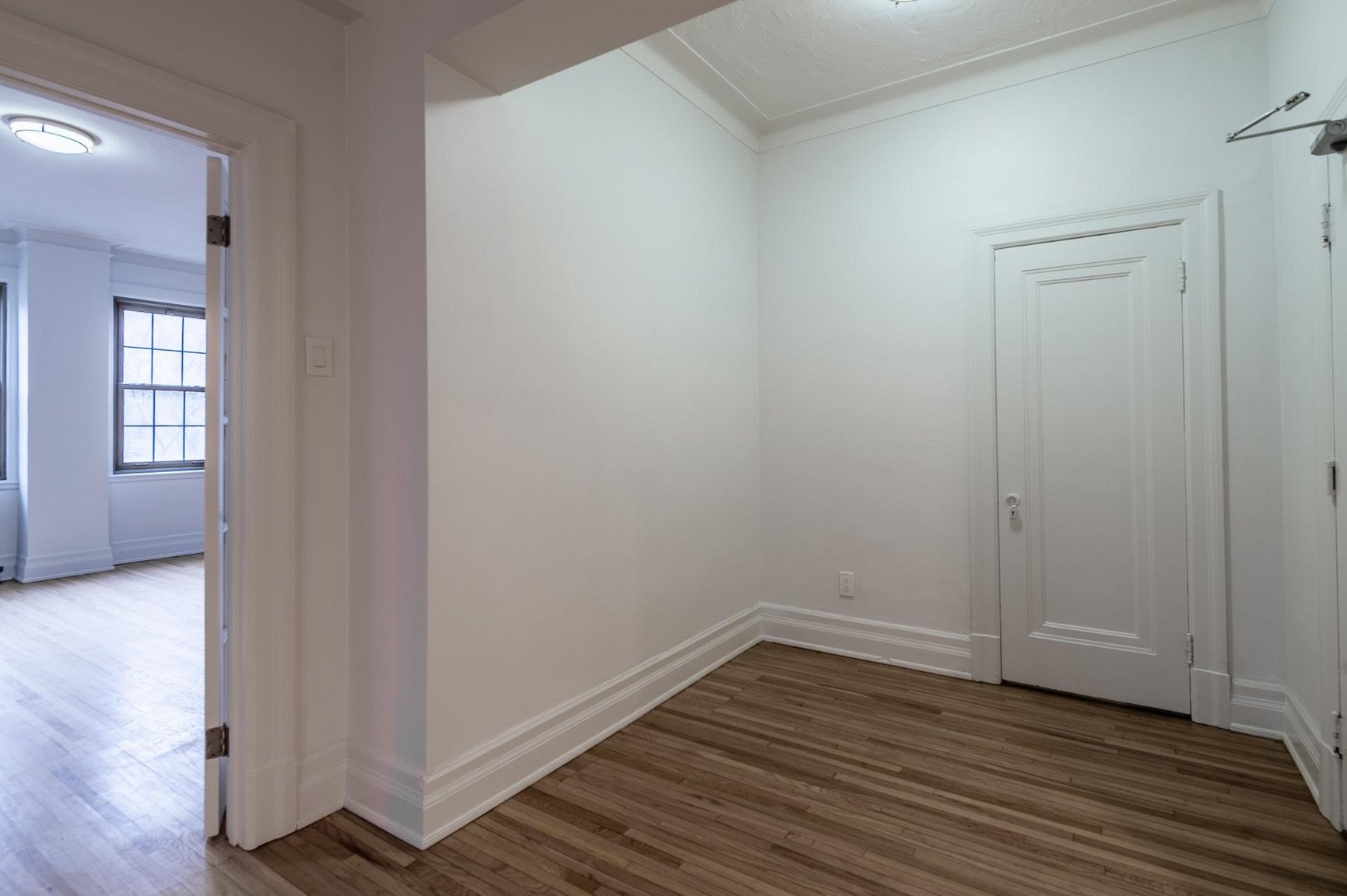 Rentals.ca 2255 Rue LambertClosse, Montréal QC à louer