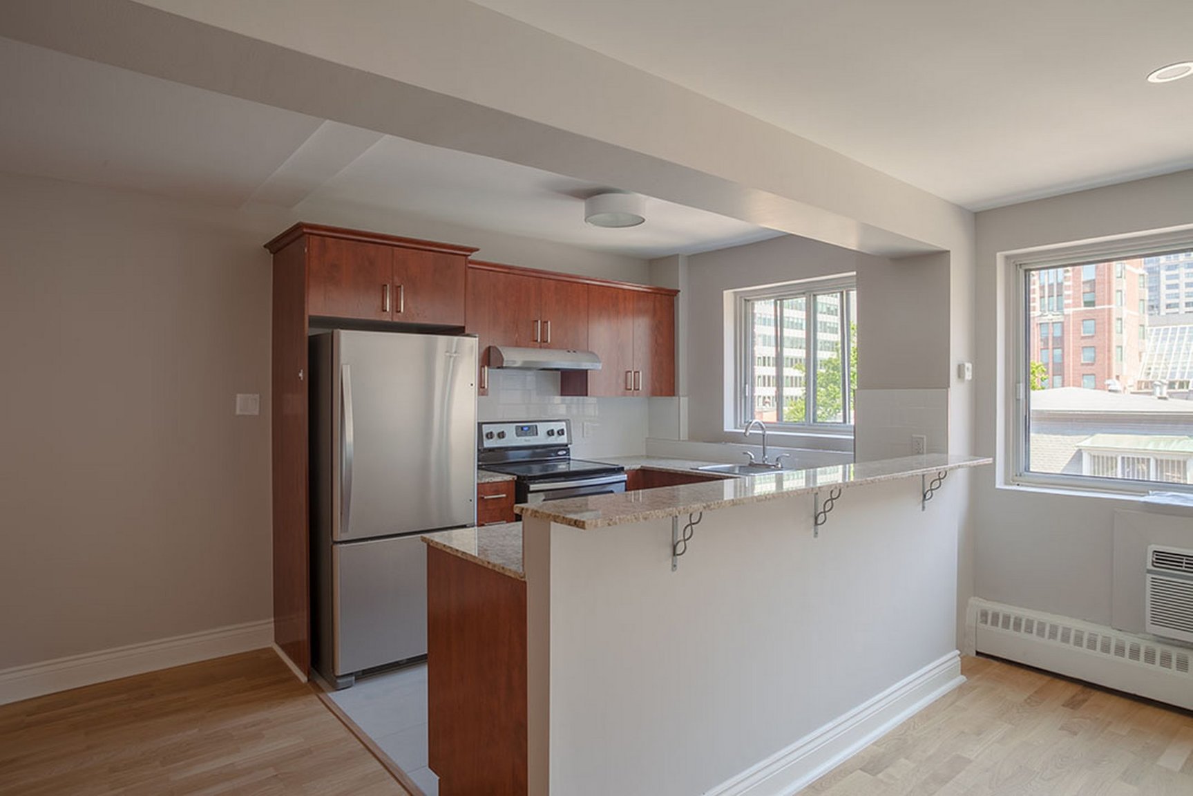 Rentals.ca ) 3421 Rue Drummond, Montréal QC for Rent