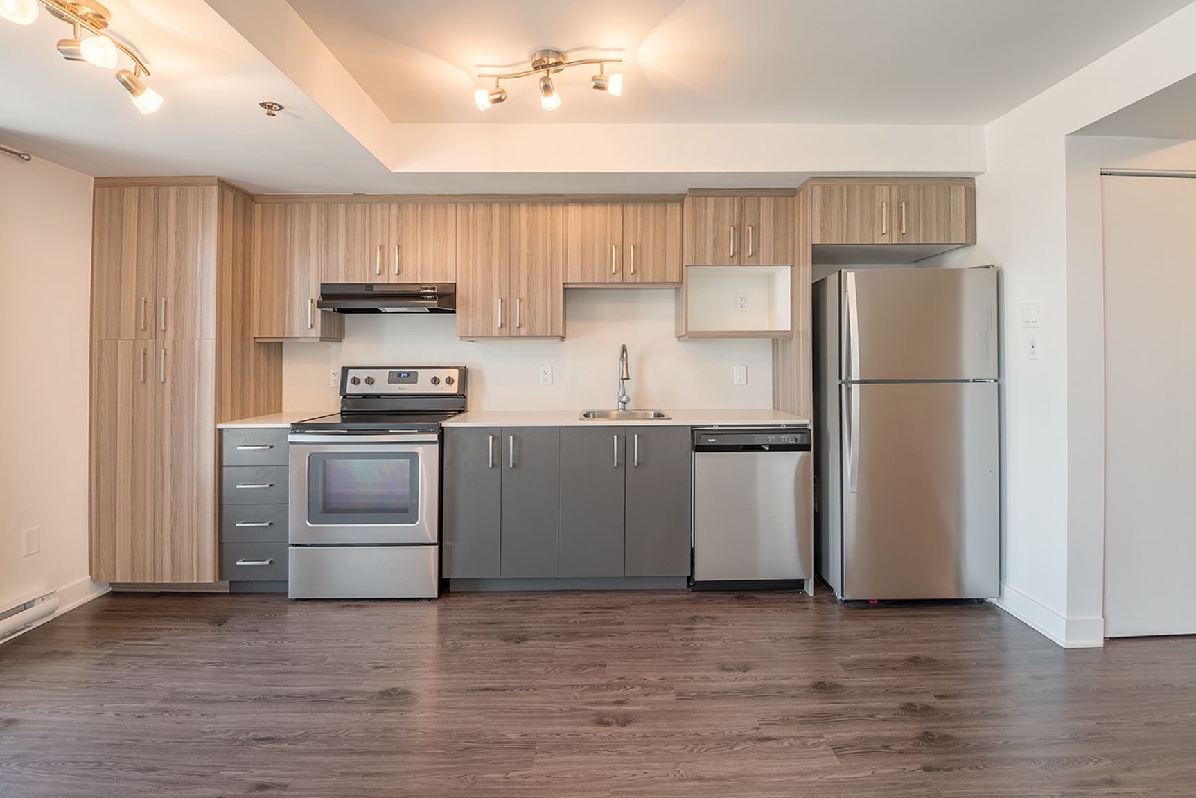 Rentals.ca 6540 Boulevard Decarie, Montréal QC for Rent