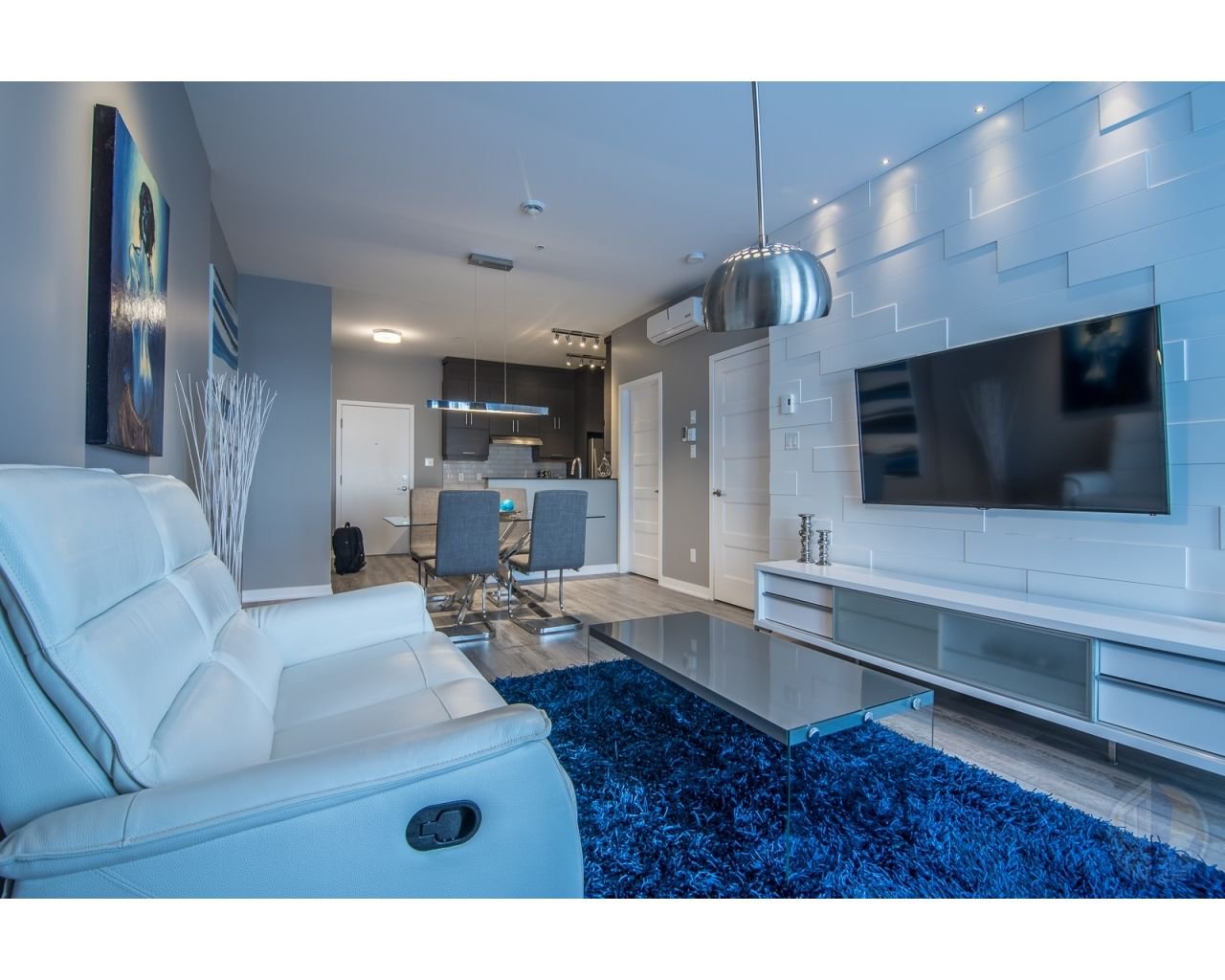 Fully Furnished condo Brossard Dix30 South Shore 8255 Leduc