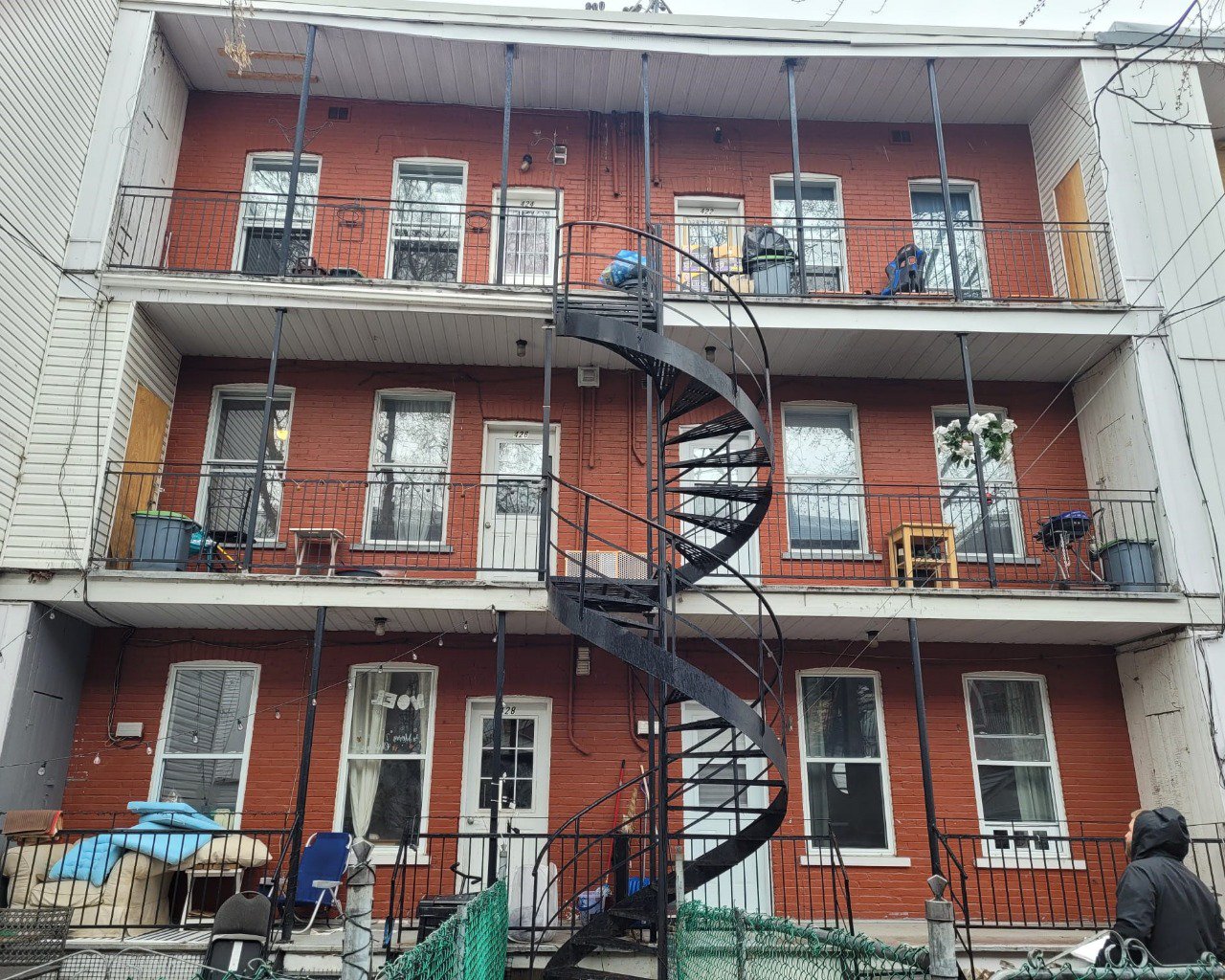 5 1/2 with two closed bedrooms for rent 422 Avenue Verdun, Montréal, QC