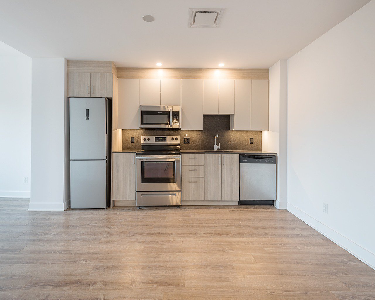 Rentals.ca :) 30 Boulevard Saint-Joseph Est, Montréal QC for Rent