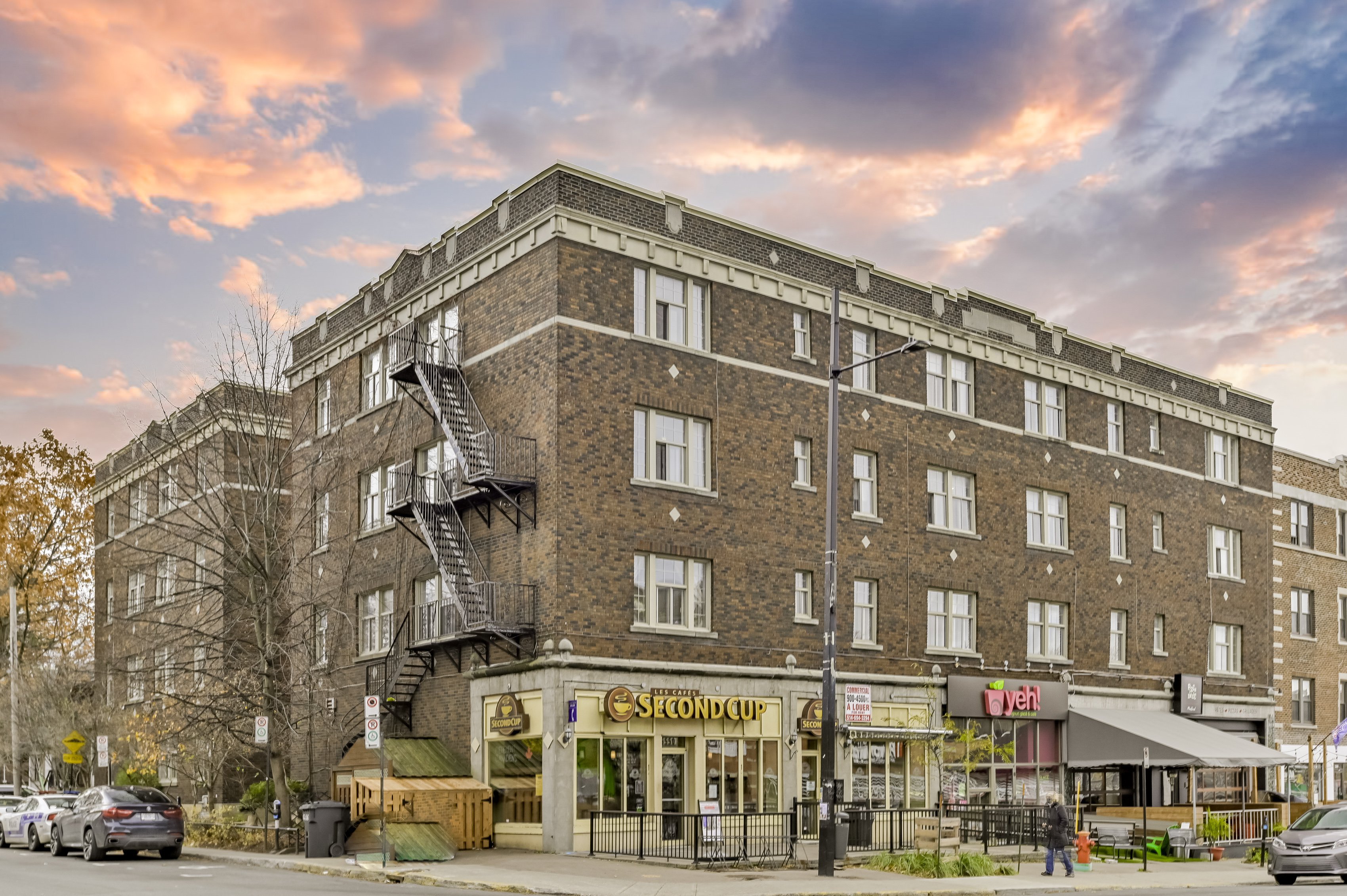 Rentals.ca ) 4266 Avenue Old Orchard, Montréal QC for Rent