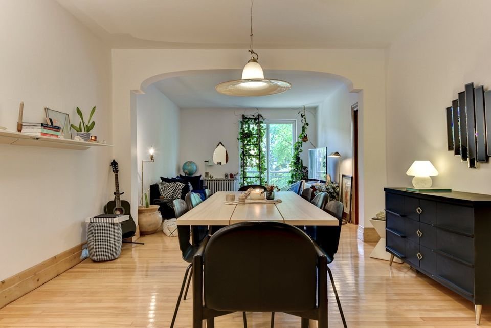 5468 Rue SaintUrbain, Montréal, QC Apartment for rent