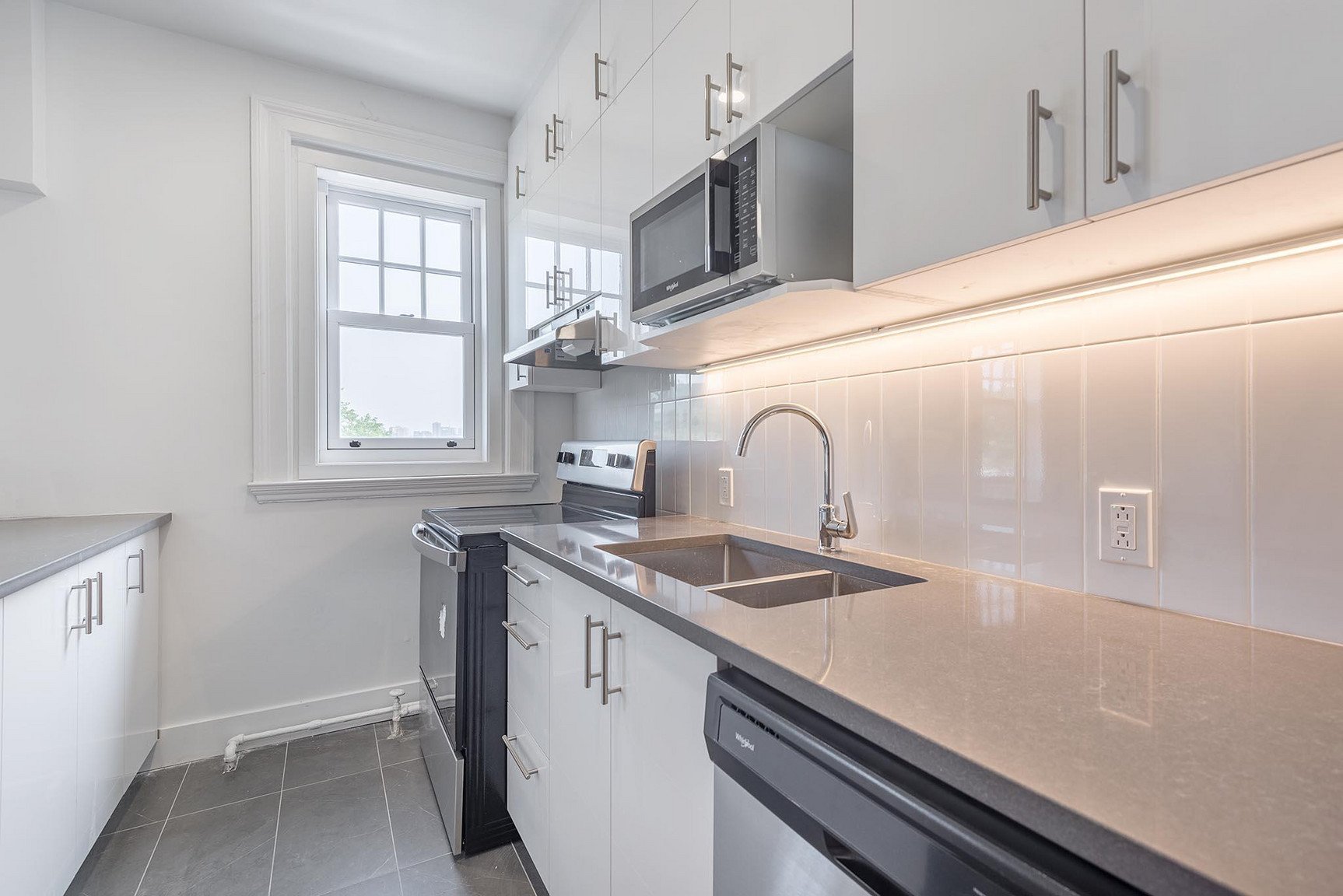 Rentals.ca ) 418 Claremont, Montréal QC for Rent