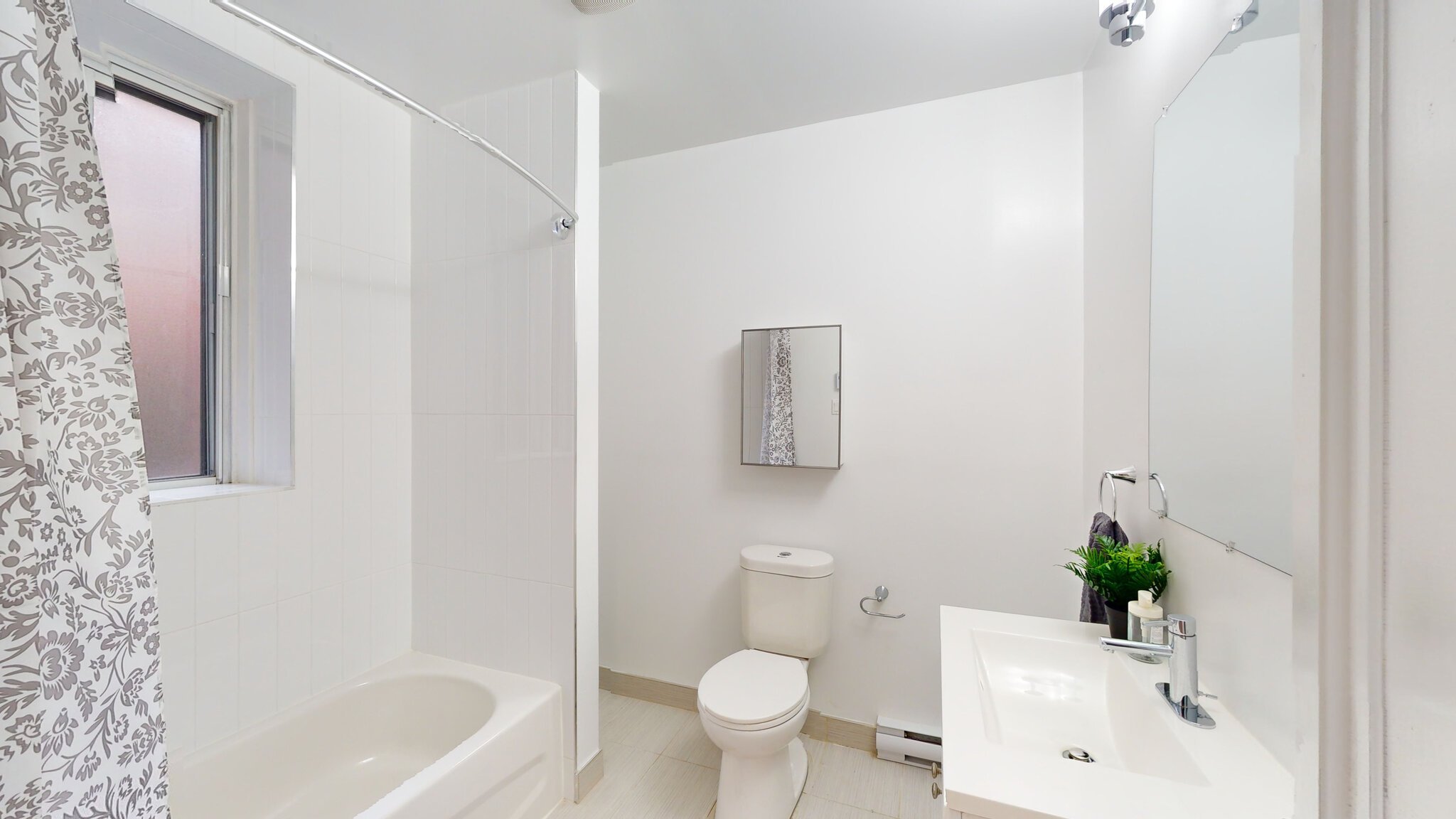 Rentals.ca 5881 Monkland, Montréal QC for Rent