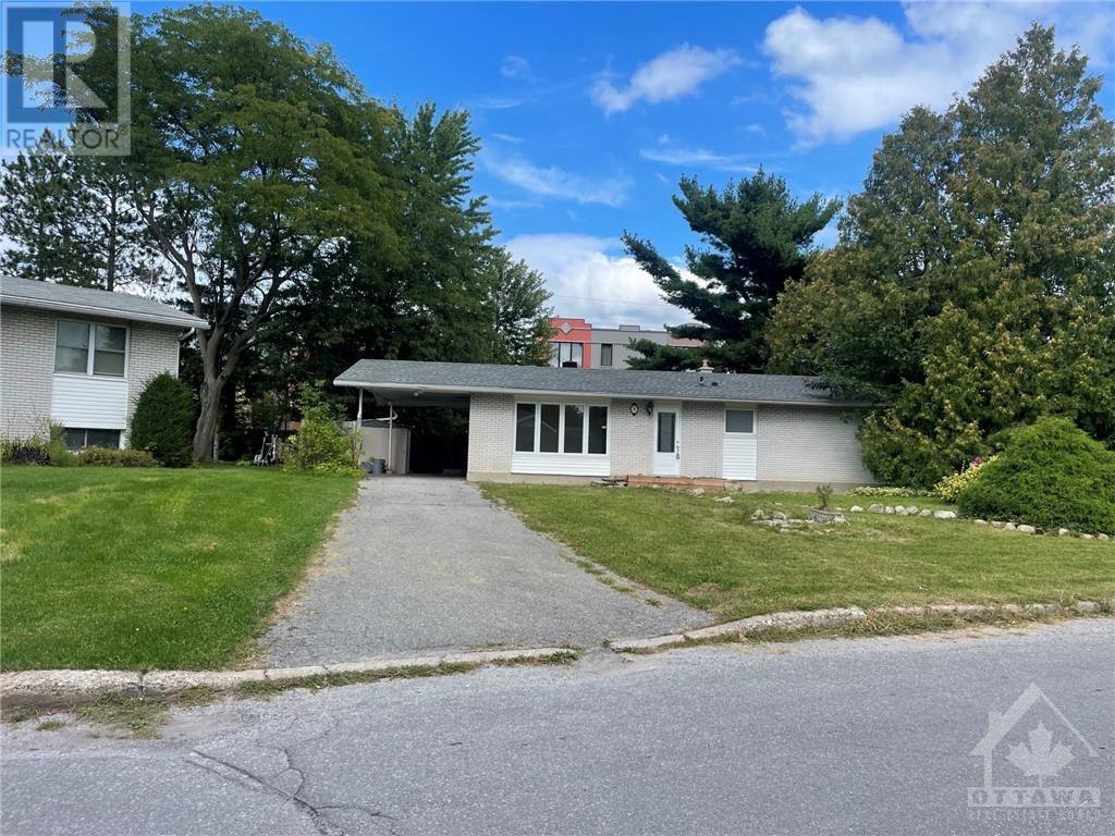 Rentals.ca ) 7 STILLWATER DRIVE, Nepean ON for Rent