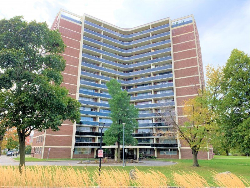 Rentals.ca ) 20 Godstone Road, North York ON for Rent