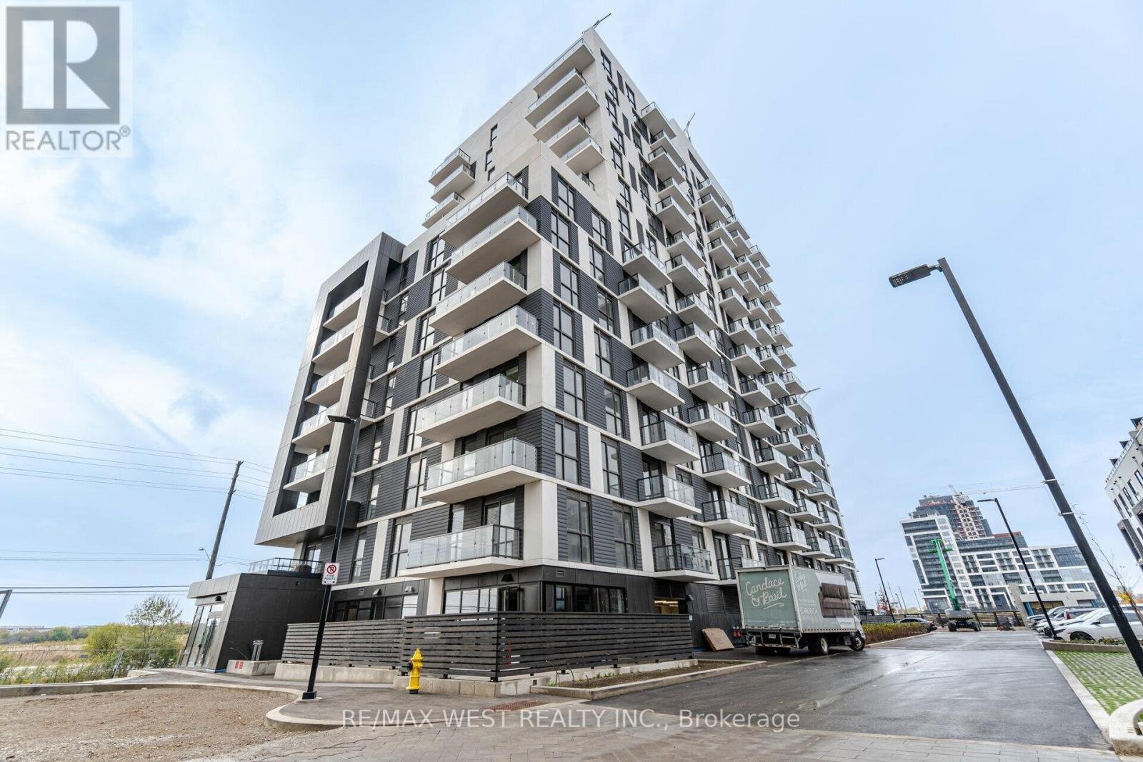 Rentals.ca 345 Wheat Boom Drive, Oakville ON for Rent