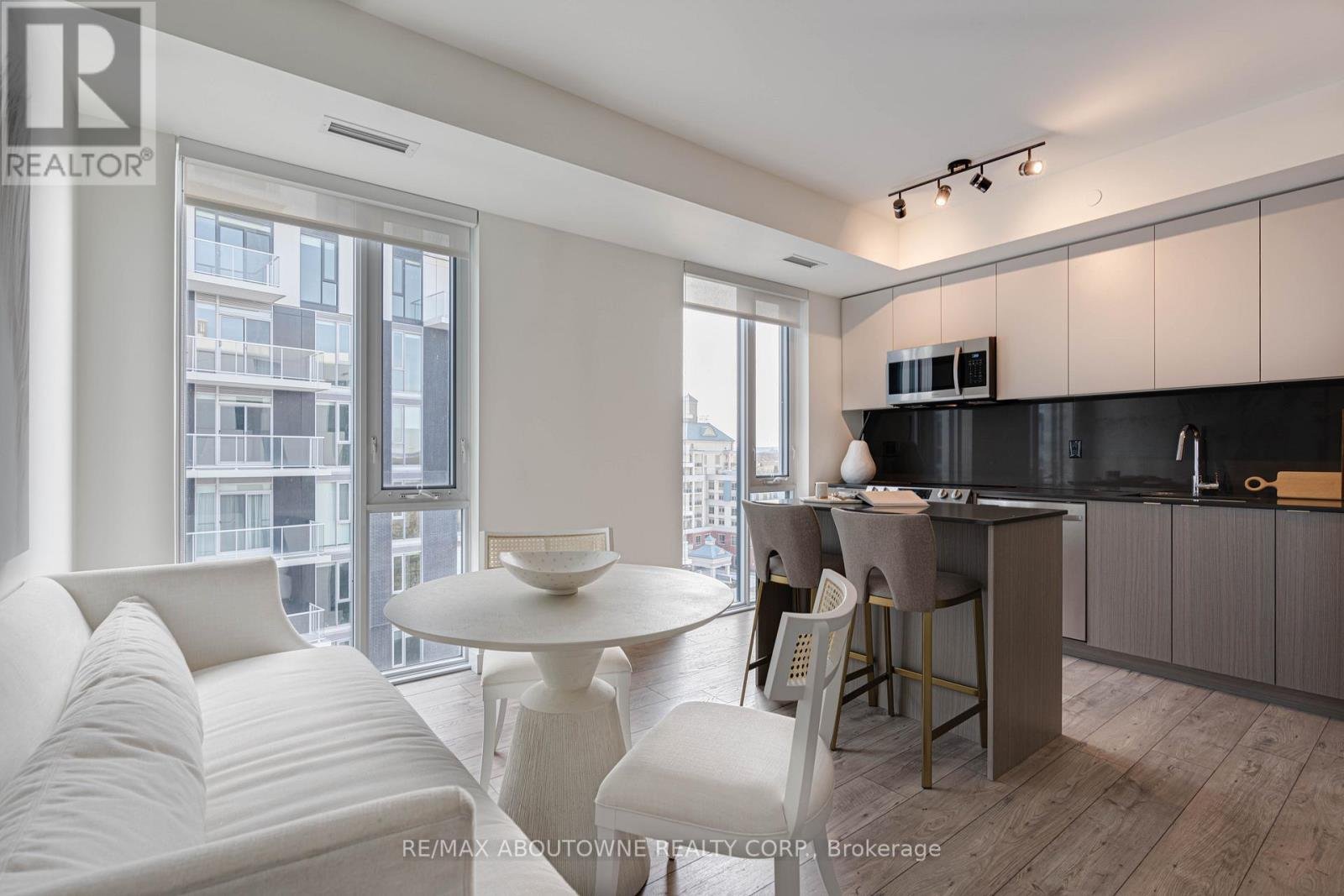 Rentals.ca 133 Bronte Road, Oakville ON for Rent