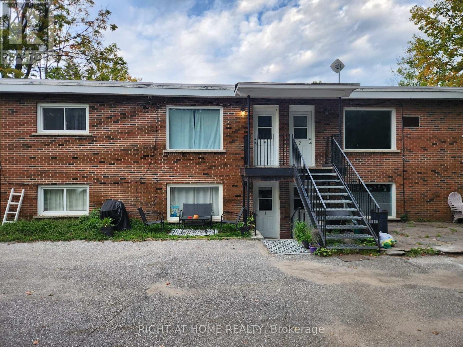 Rentals.ca 315 Laclie Street, Orillia ON for Rent
