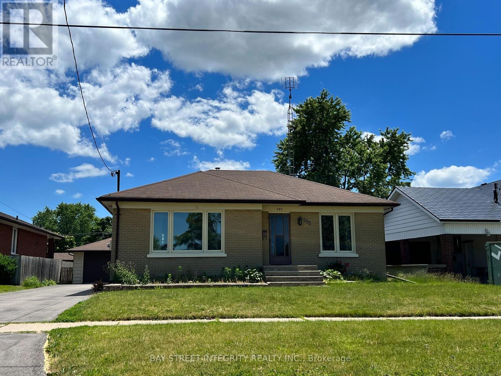 LOWER - 505 WOODCREST AVENUE - 505 Woodcrest Avenue, Oshawa, ON