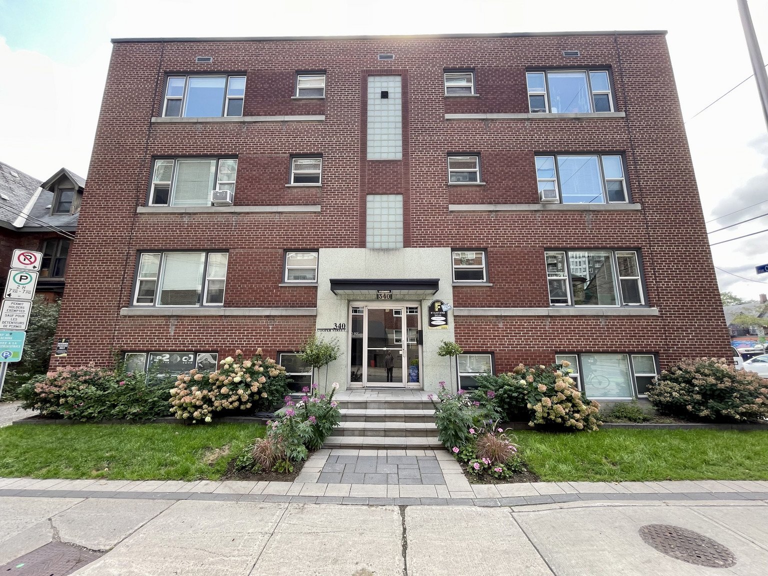 Rentals.ca 340 Cooper St, Ottawa ON for Rent