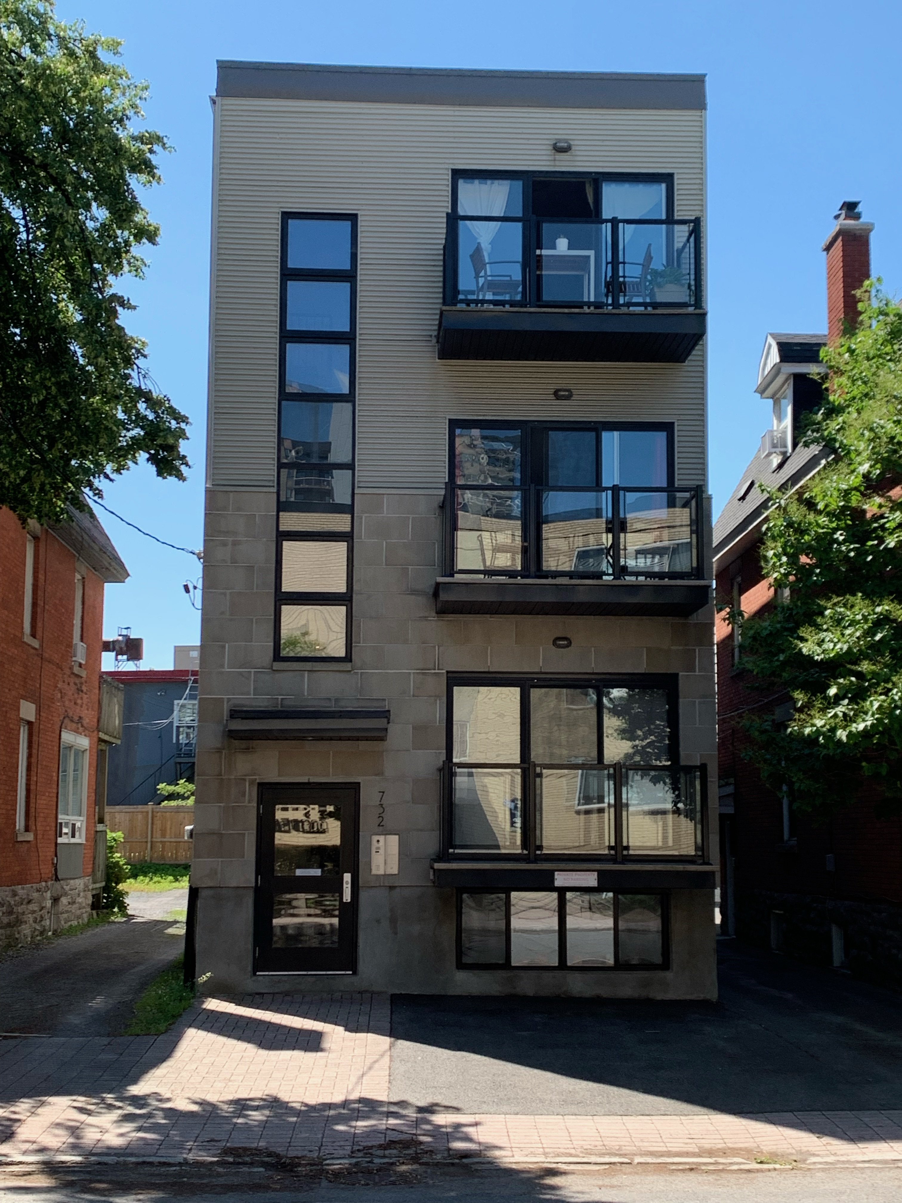 Rentals.ca ) 732 Cooper Street, Ottawa ON for Rent