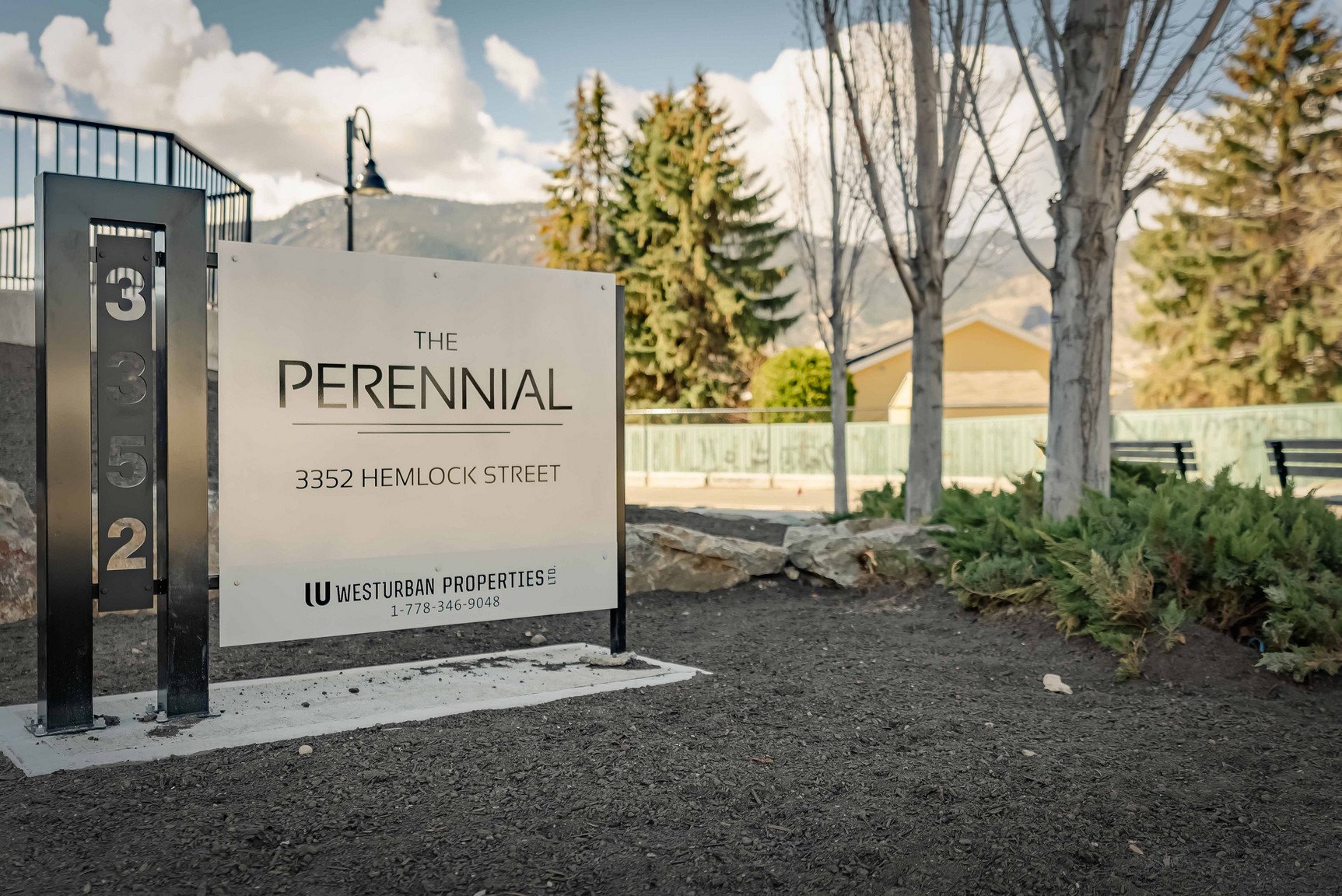 Rentals.ca ) 3352 Hemlock Street, Penticton BC for Rent