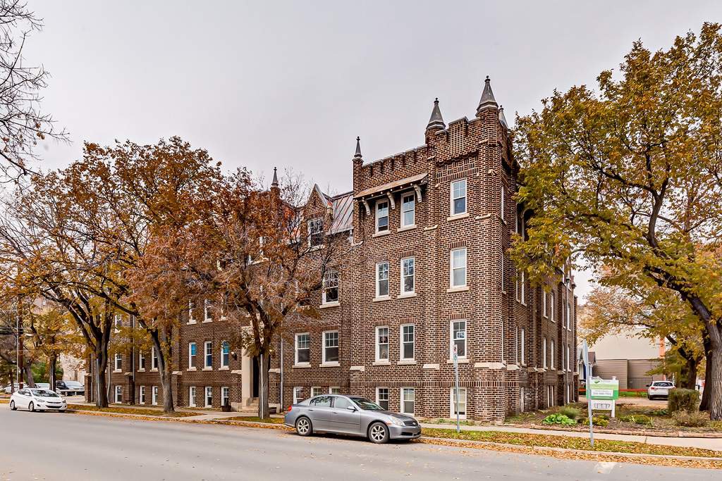 Rentals.ca ) 2104 14th Ave, Regina SK for Rent