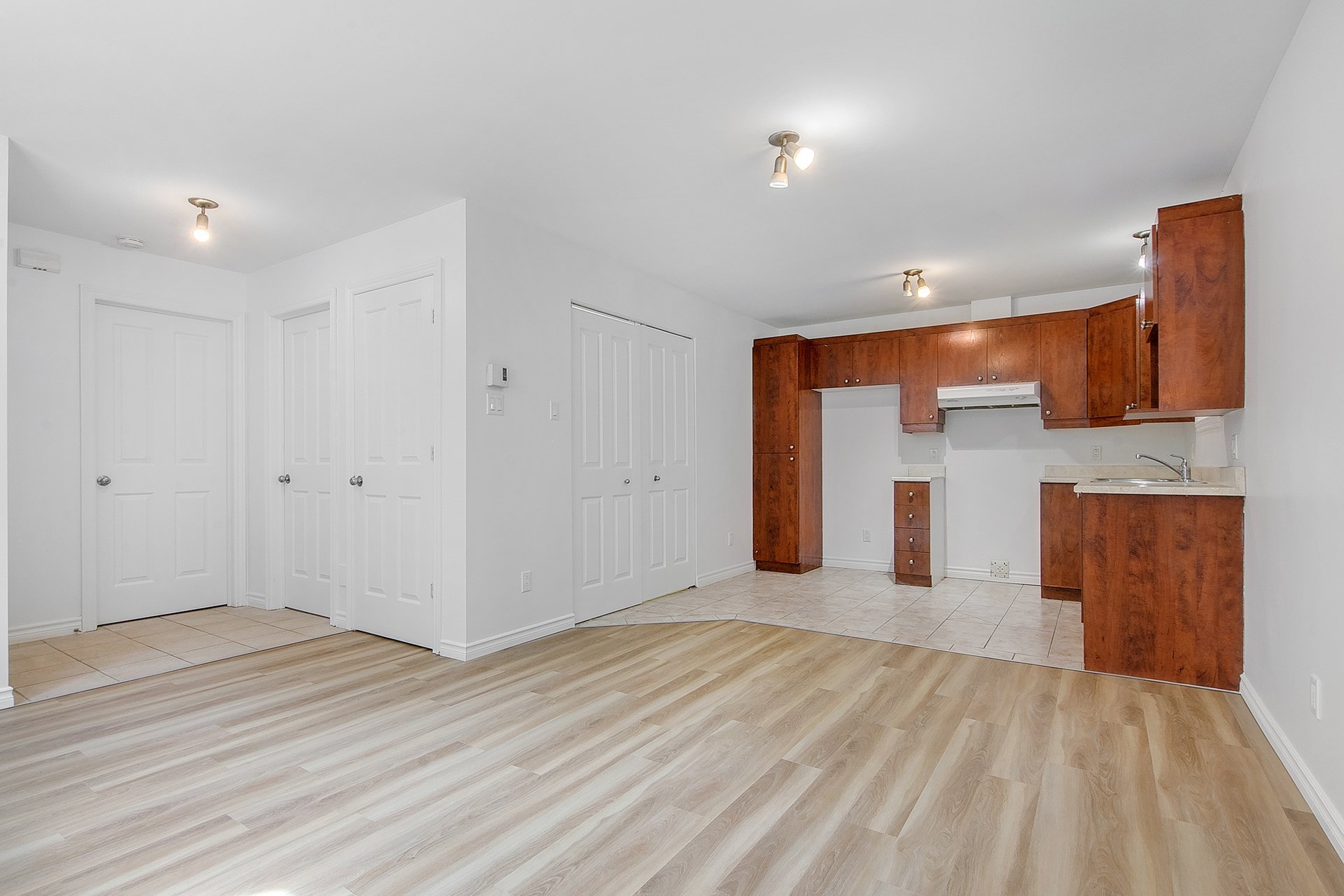 832 Rue Marcel, SainteAdèle, QC Apartment for rent