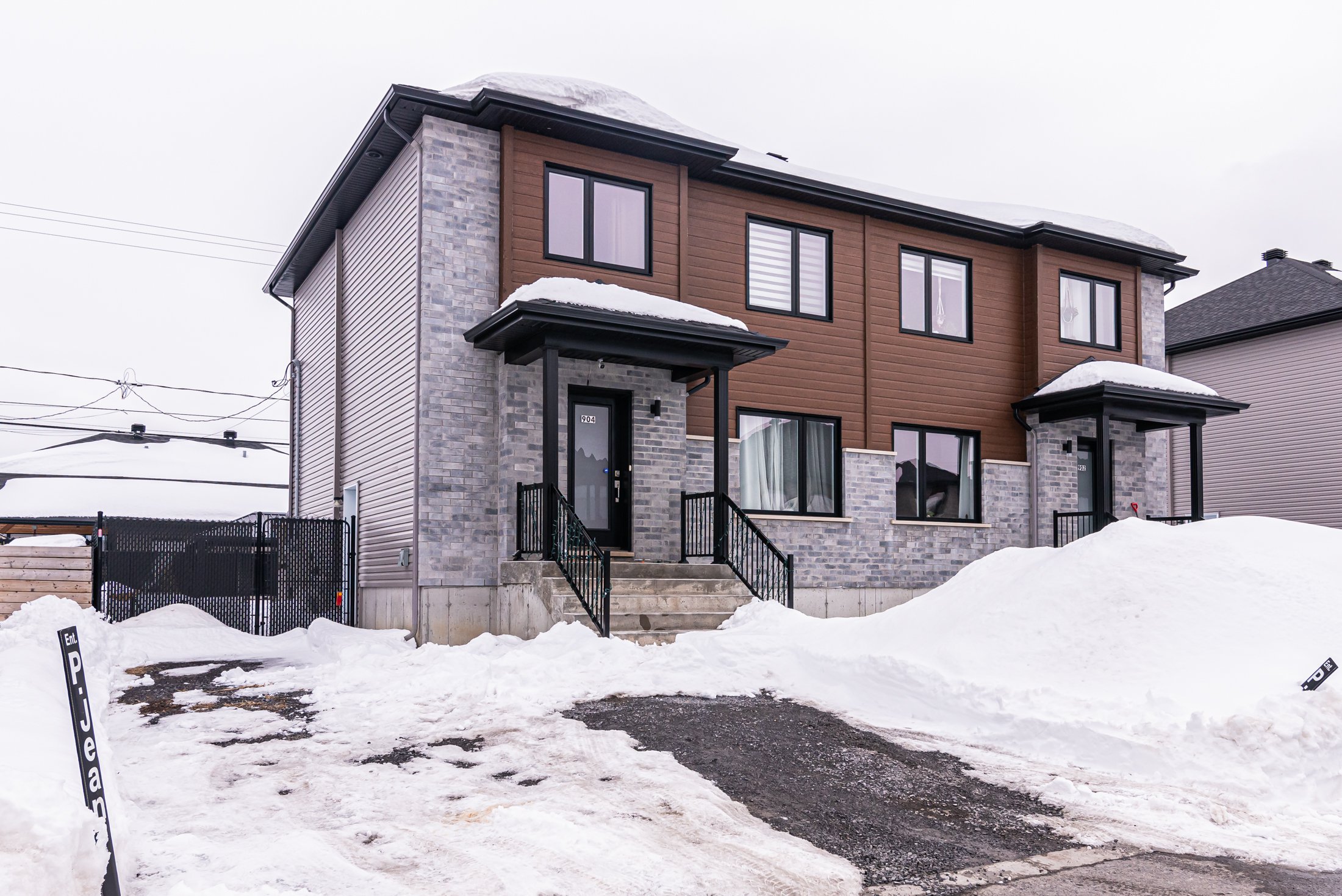 Rue SalaberrydeValleyfield, QC Town House for rent