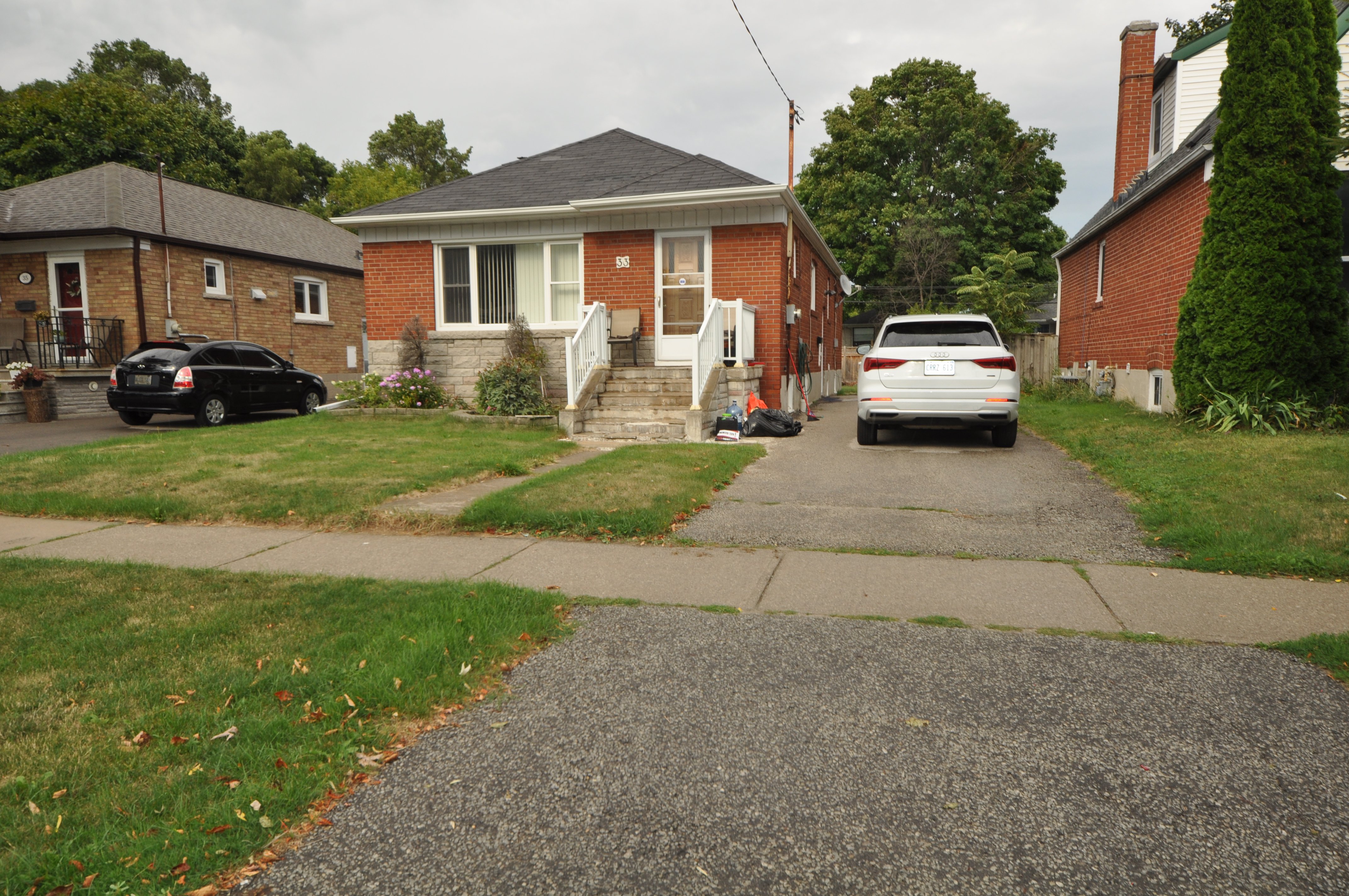Rentals.ca ) 33 Wye Valley Road, Scarborough ON for Rent
