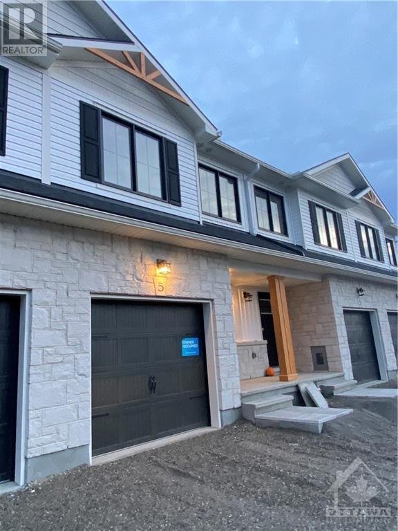 Rentals.ca 5 Crescent, Smiths Falls ON for Rent