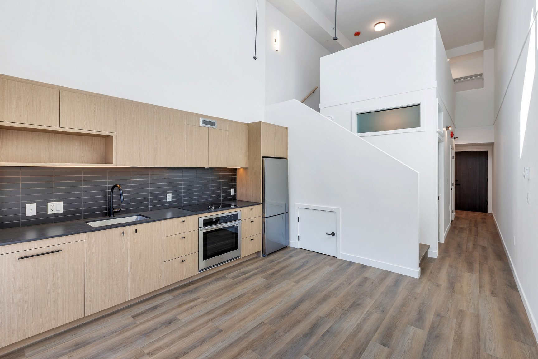 Rentals.ca 38012 third avenue, Squamish BC for Rent