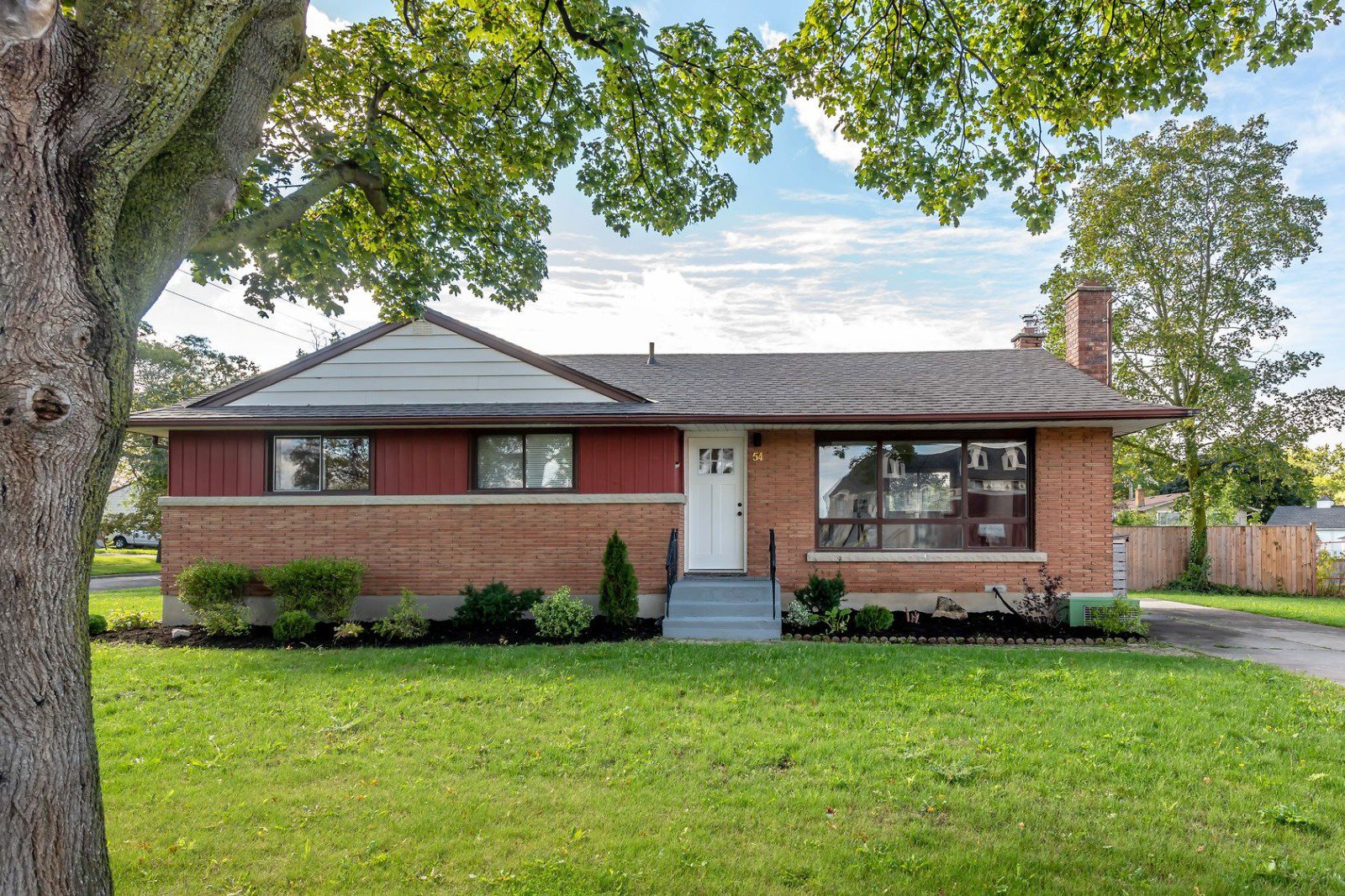 Rentals.ca :) 54 Jacobson Avenue, St. Catharines ON for Rent