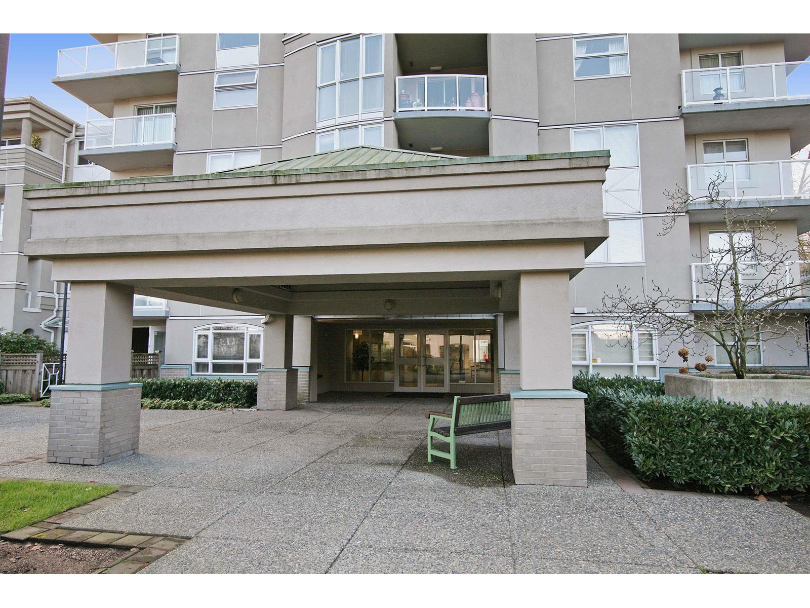 Rentals.ca ) 10523 UNIVERSITY DR. Drive, Surrey BC for Rent