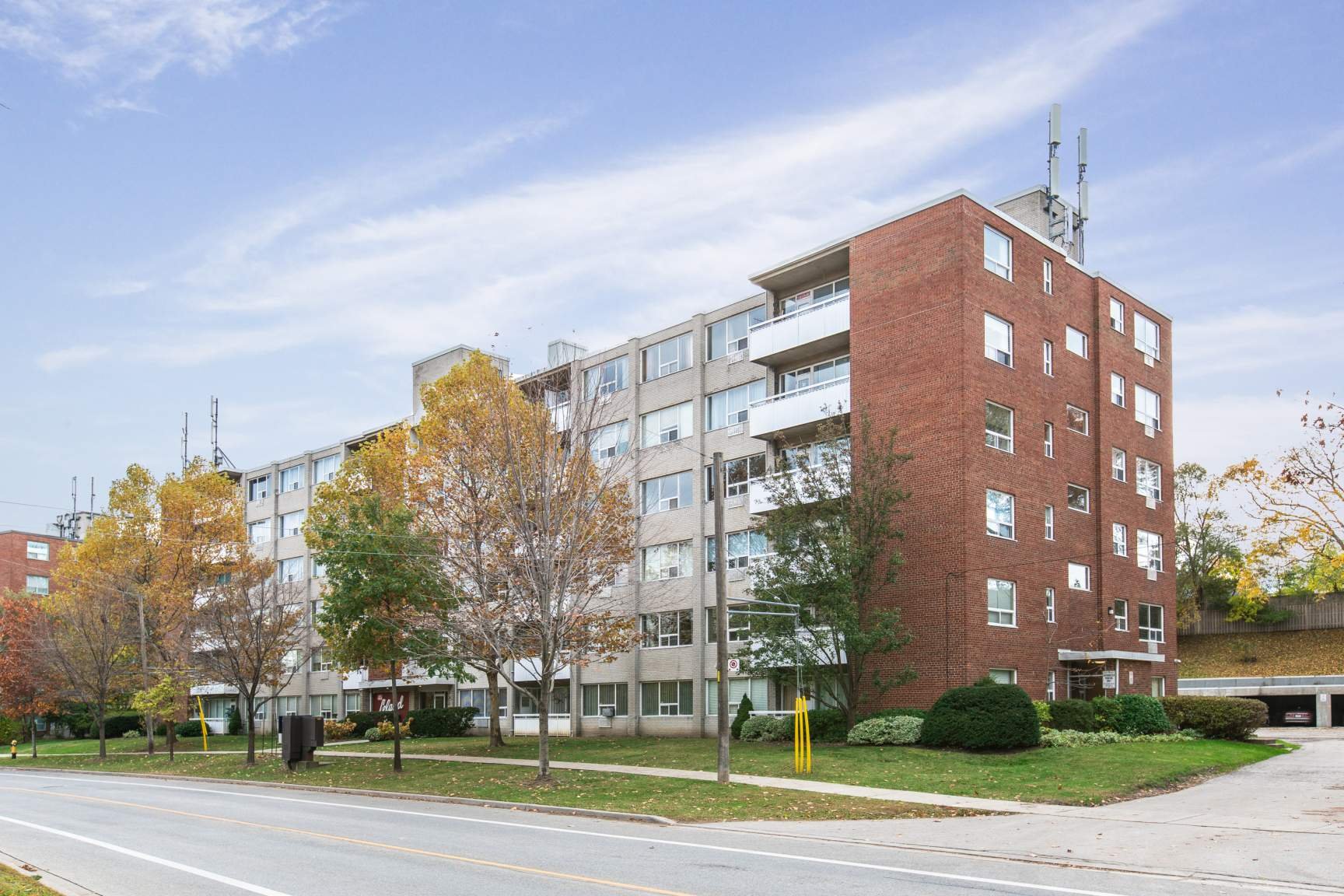 Rentals.ca ) 810 Royal York Road, Toronto ON for Rent