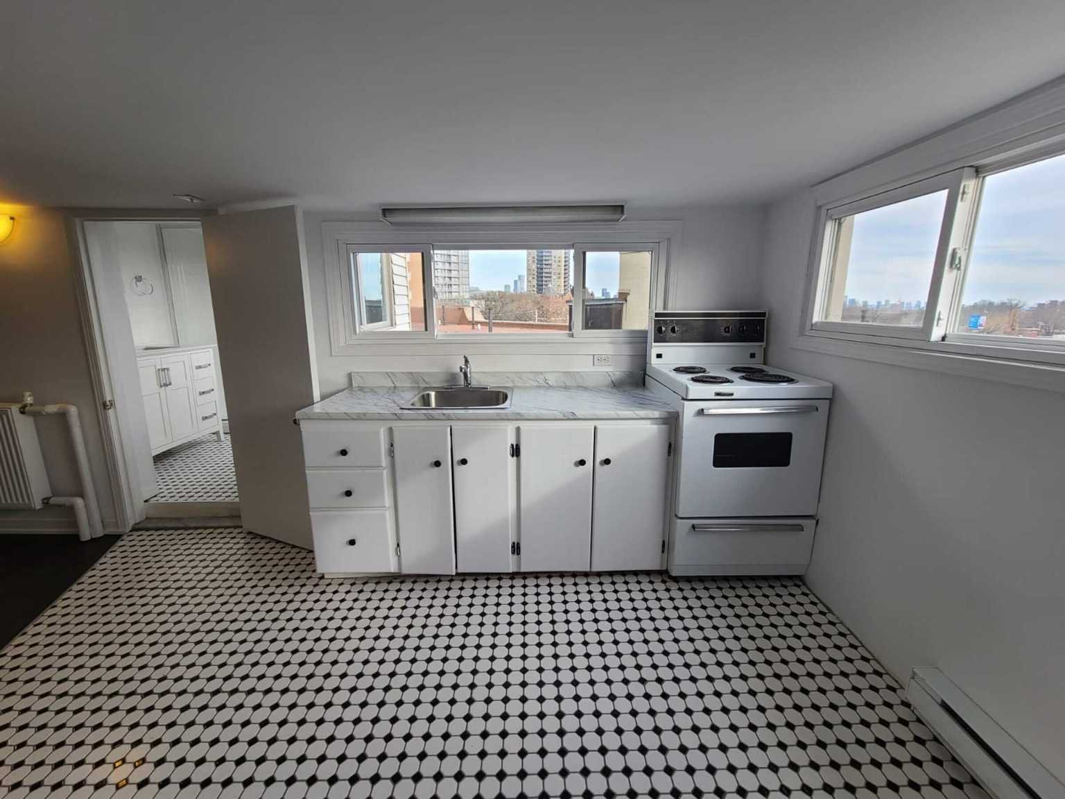 Rentals.ca ) 100 Vaughan Road, Toronto ON for Rent