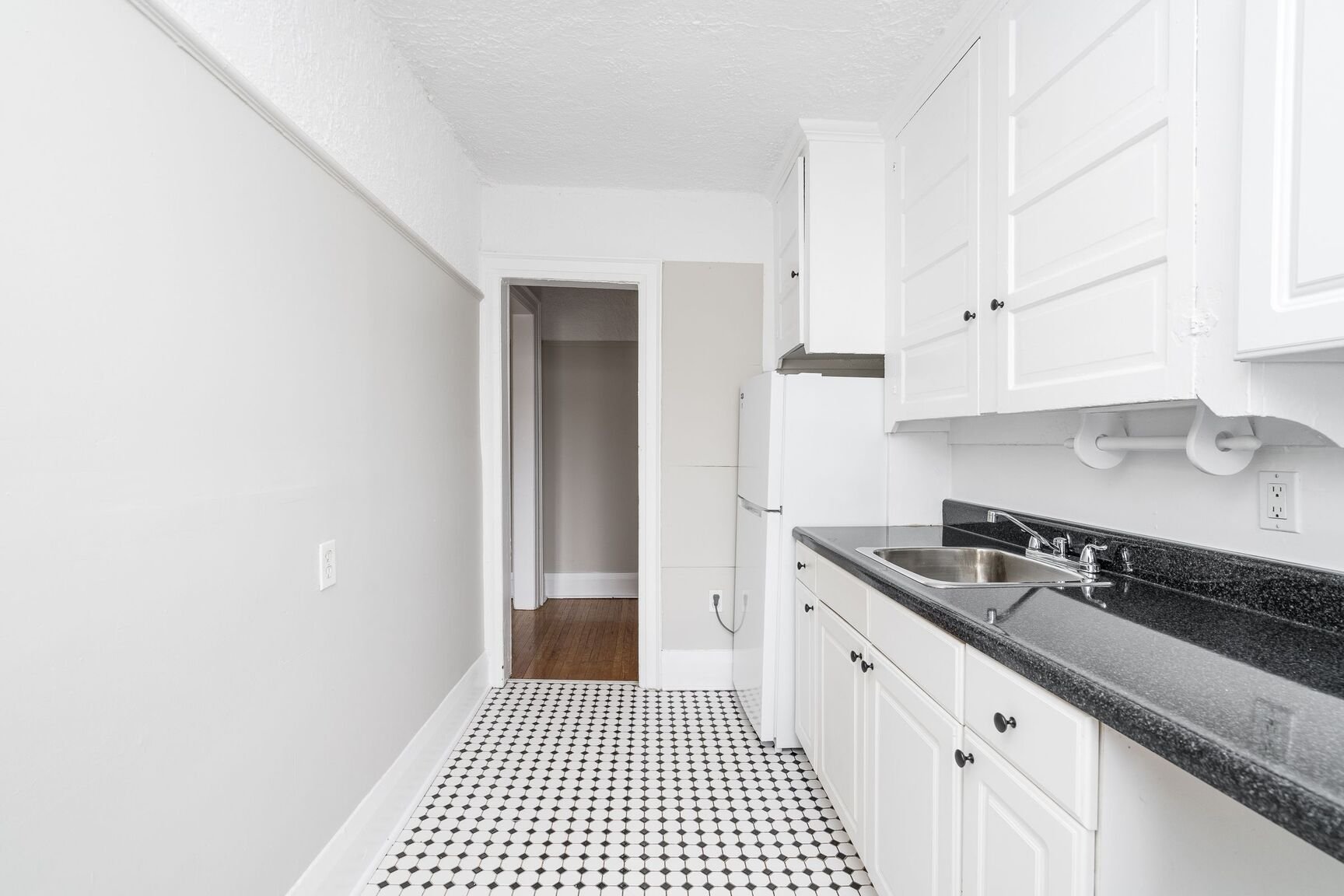 Rentals.ca 100 Vaughan Road, Toronto ON for Rent