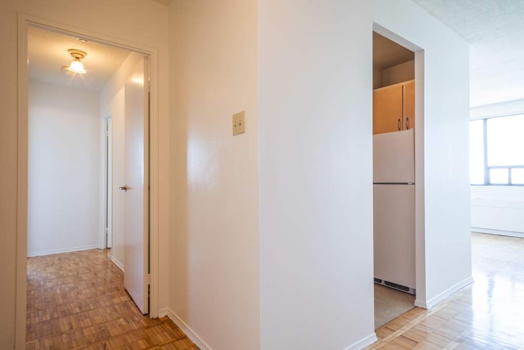 Rentals.ca 88 Bloor St. E, Toronto ON for Rent