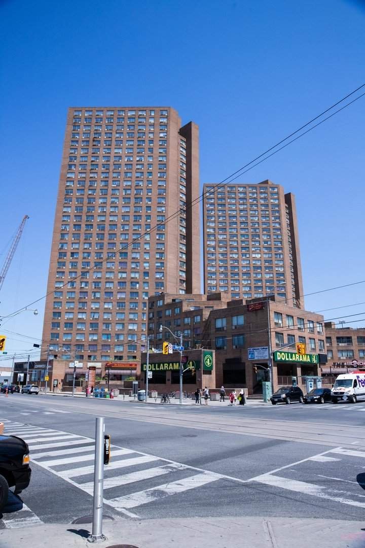 Rentals.ca ) 2350 2360 Dundas Street West, Toronto ON for Rent