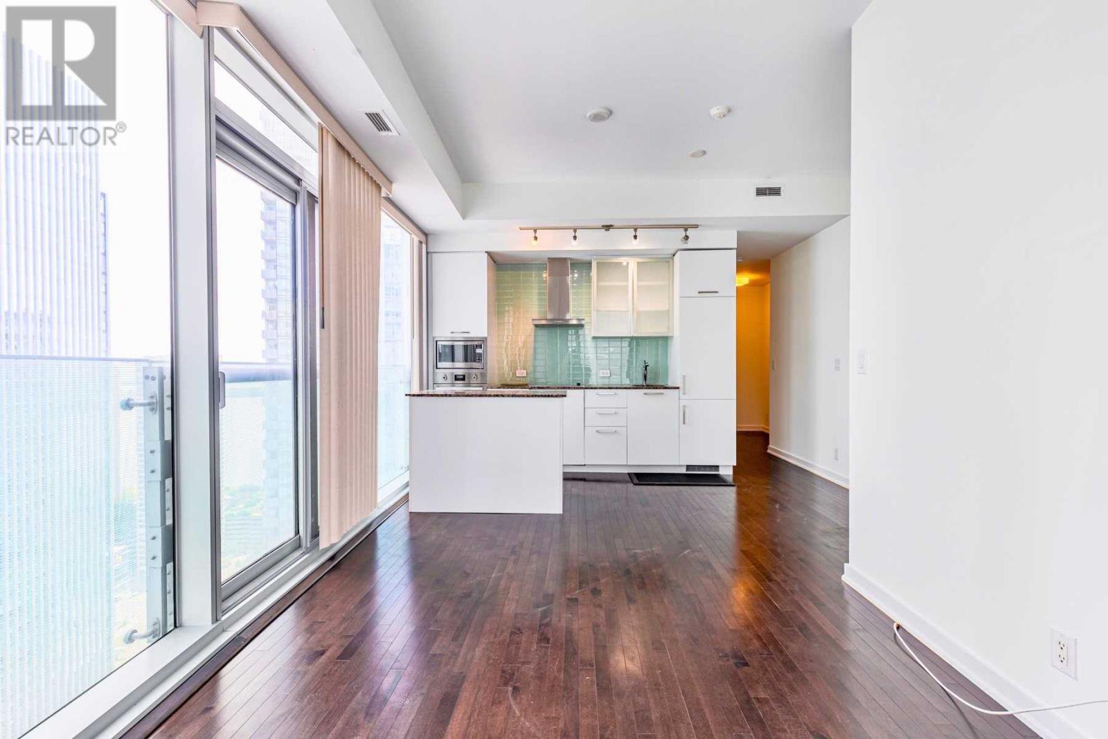 Rentals.ca ) 12 York Street, Toronto ON for Rent