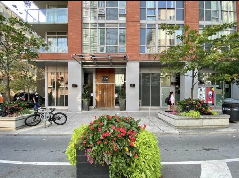Rentals.ca ) 126 Simcoe Street, Toronto ON for Rent