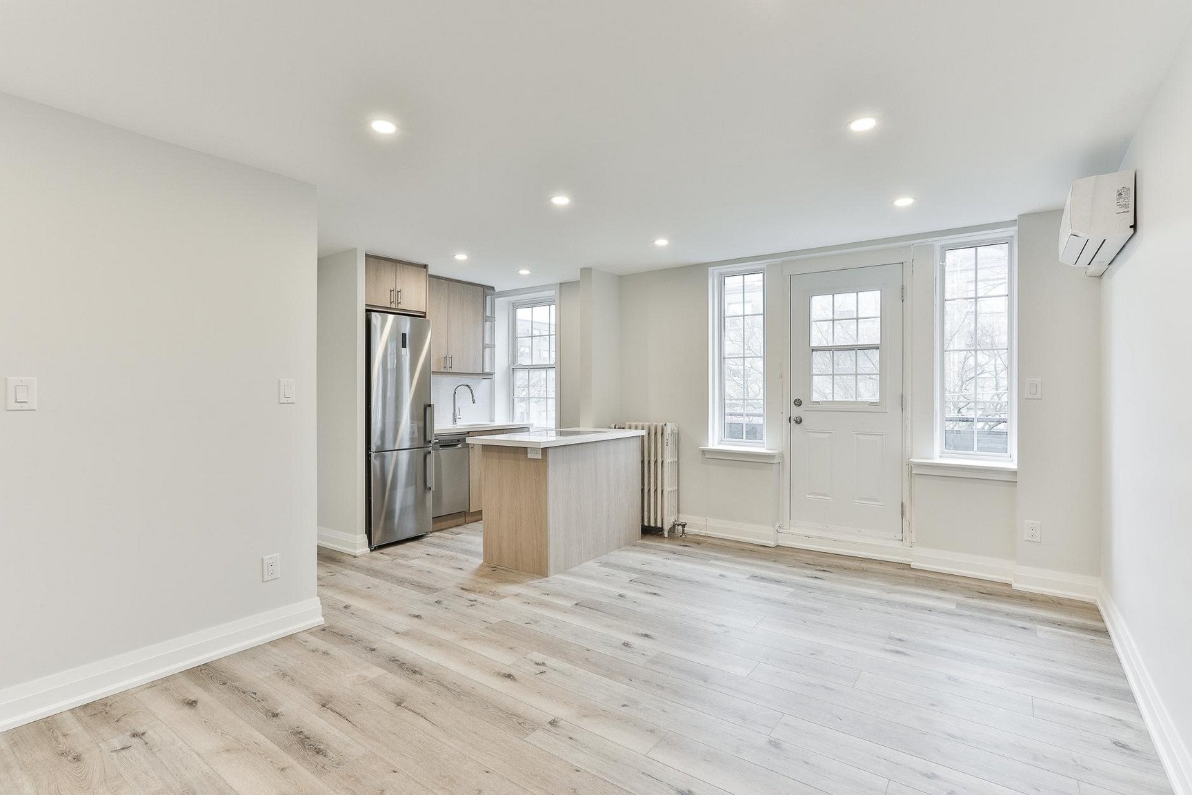 Rentals.ca 697 Eglinton Avenue West, Toronto ON for Rent