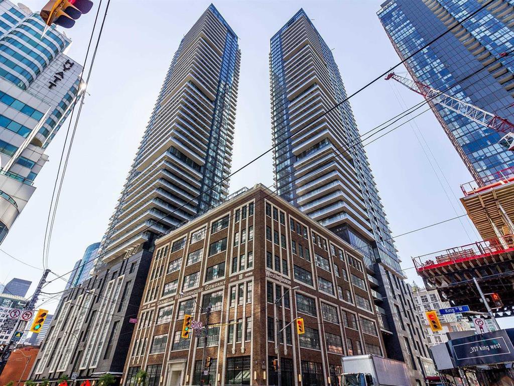 Rentals.ca ) 125 Blue Jays Way, Toronto ON for Rent