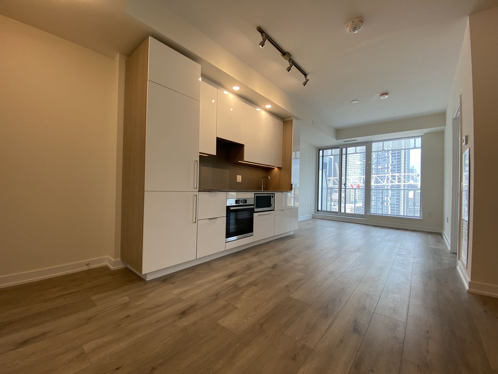 Rentals.ca :) 28 Freeland Street, Toronto ON for Rent