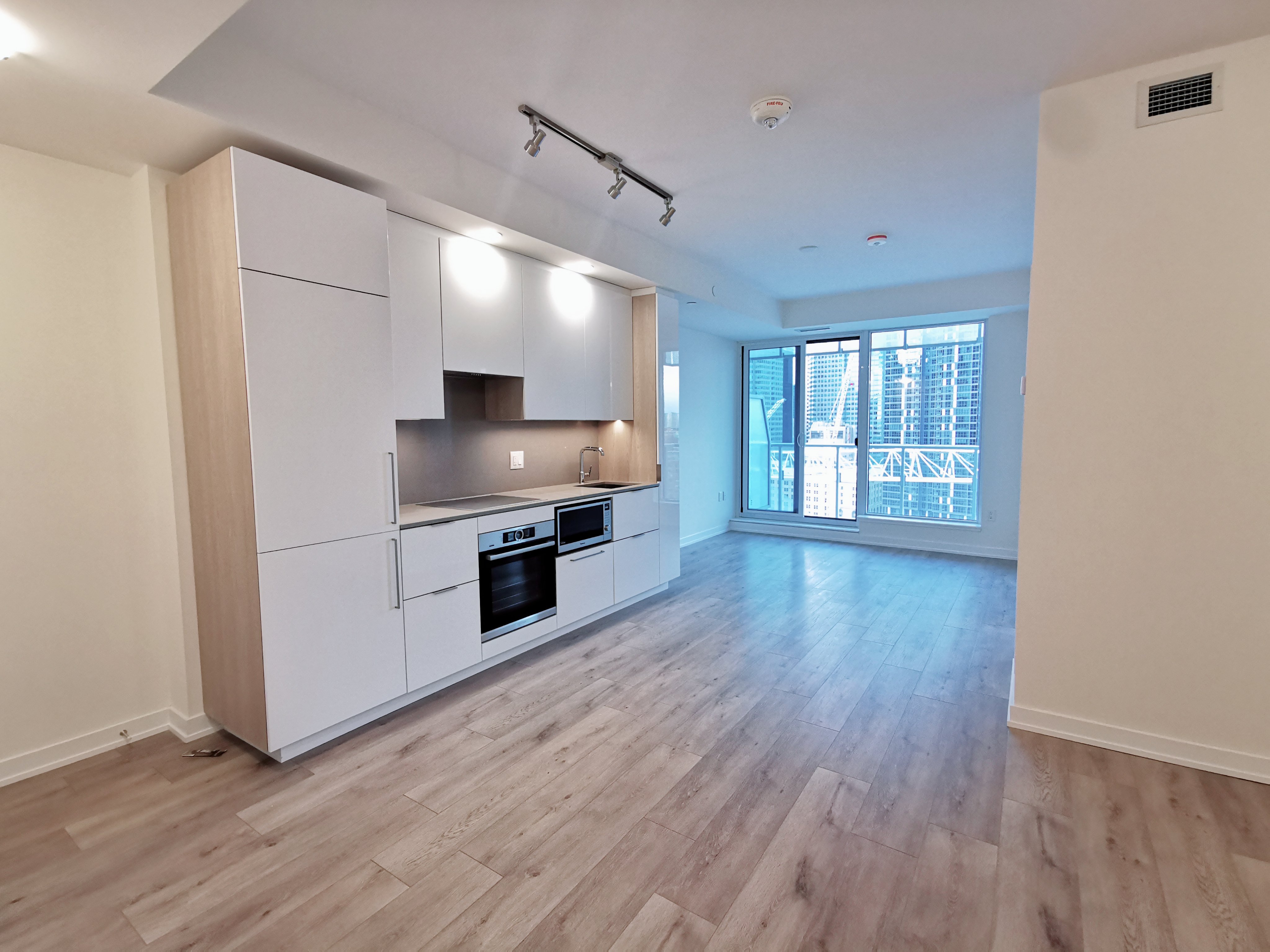 Rentals.ca :) 28 Freeland Street, Toronto ON for Rent