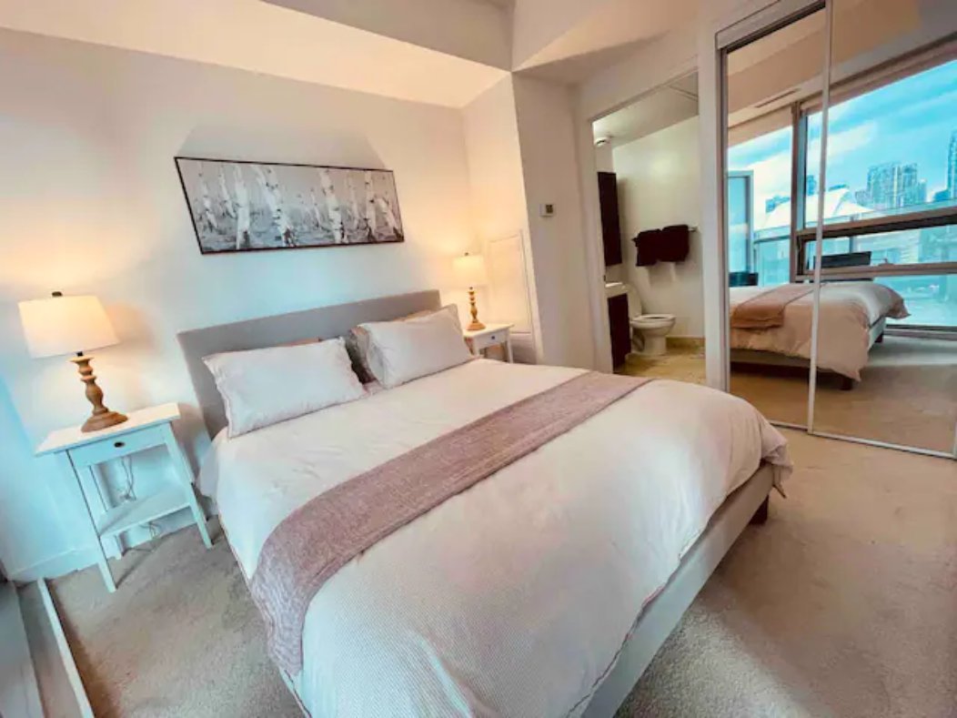 12 14 york street toronto on m5j 0b1