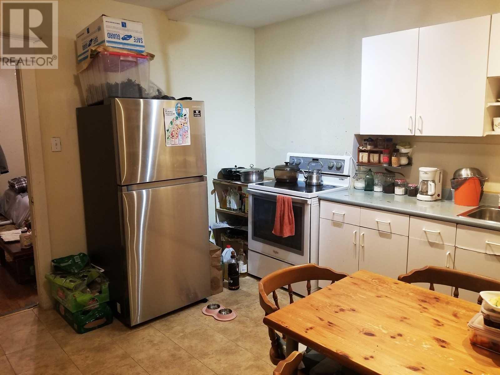 Rentals.ca ) 1174 St. Clair West, Toronto ON for Rent