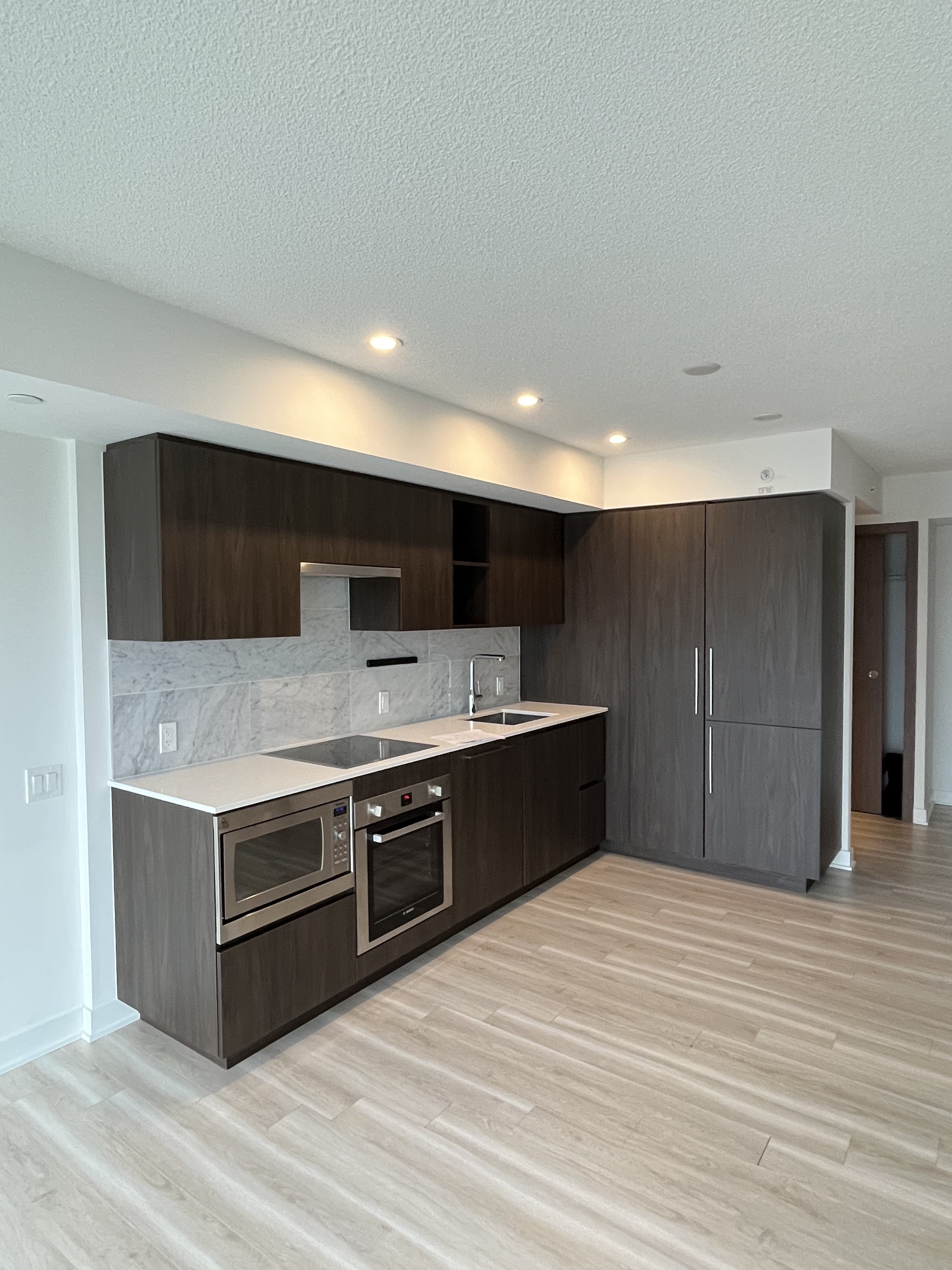 17 Bathurst Street, Toronto, ON Condo for rent