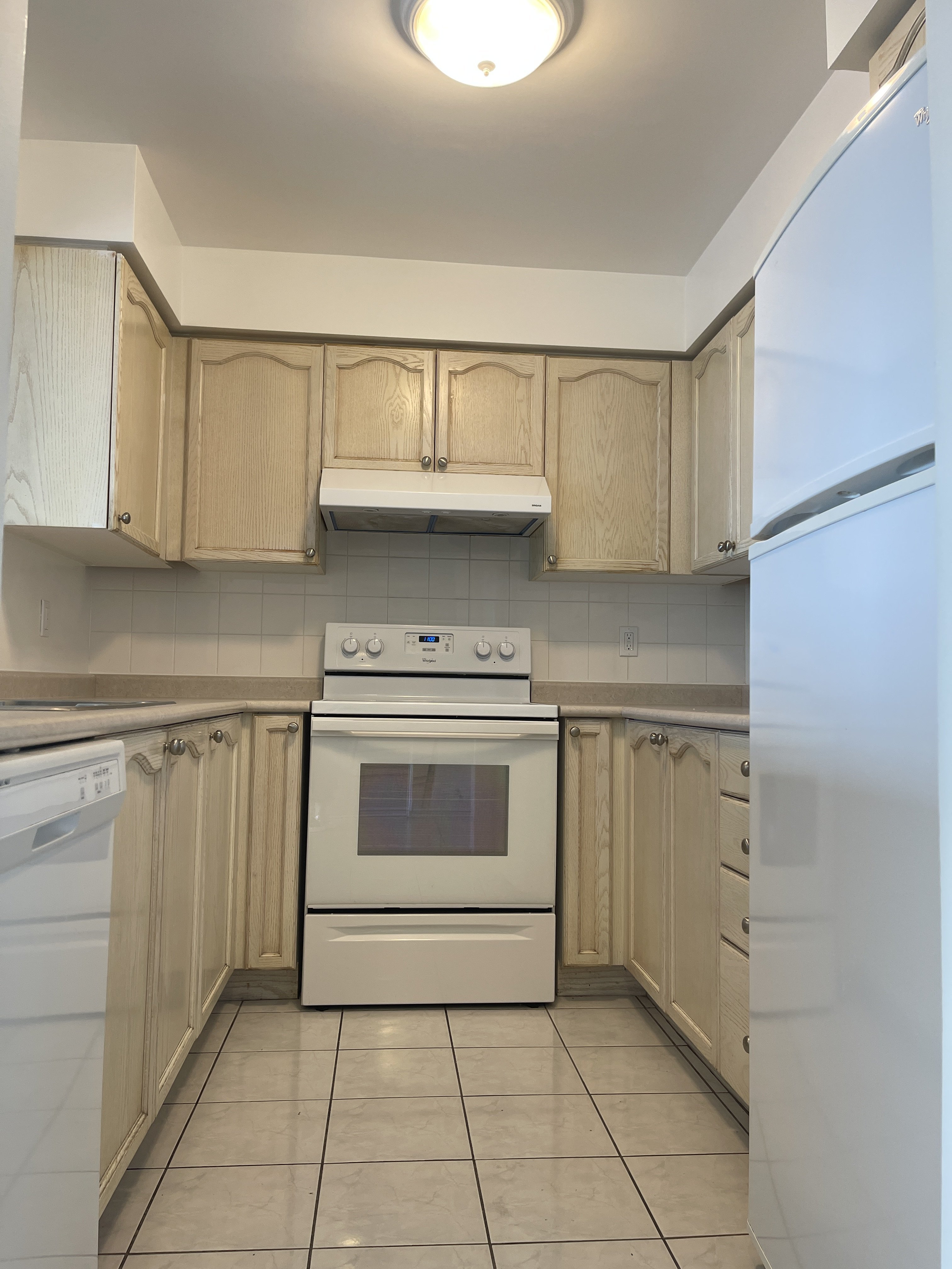 Rentals.ca 39 Pemberton Avenue, Toronto ON for Rent