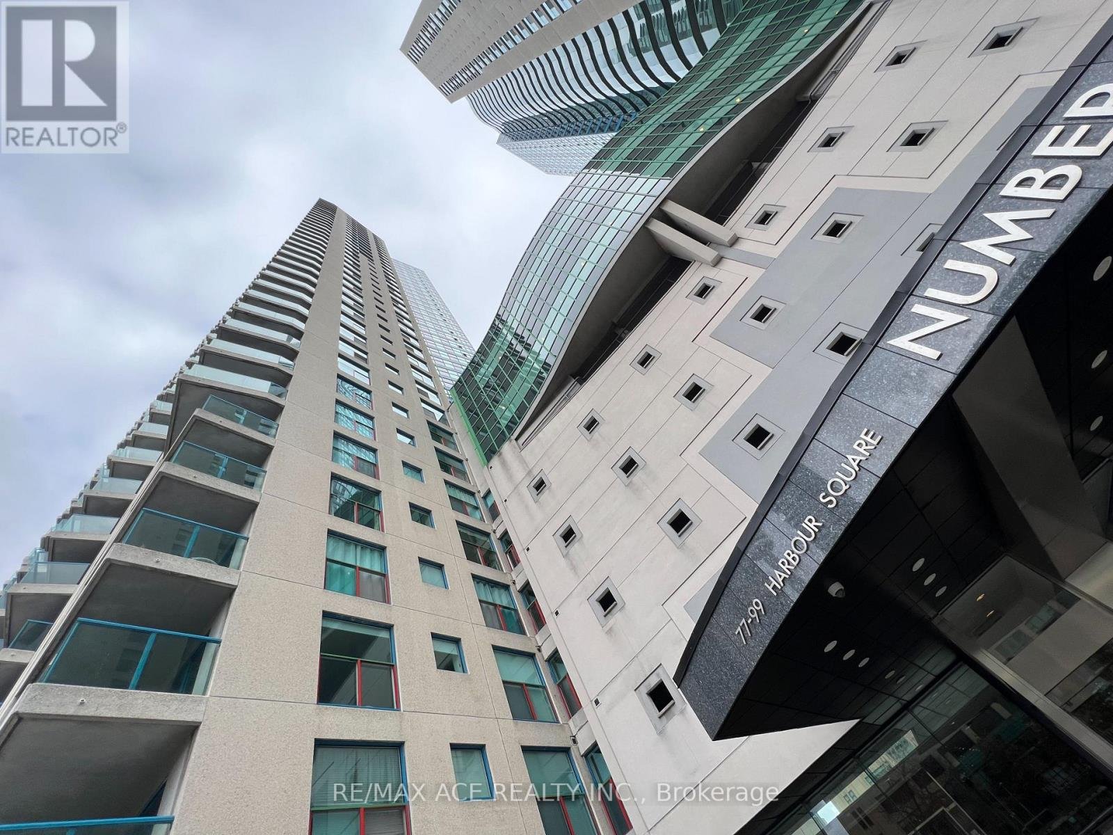 Rentals ca 77 Harbour Square Toronto ON for Rent