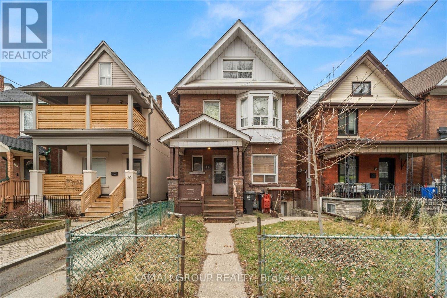 Rentals.ca 32 Emerson Ave, Toronto ON for Rent