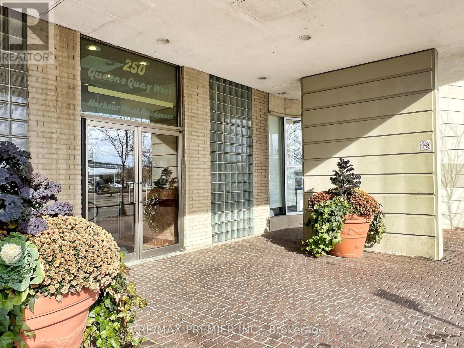 Rentals.ca 250 Queens Quay, Toronto ON for Rent