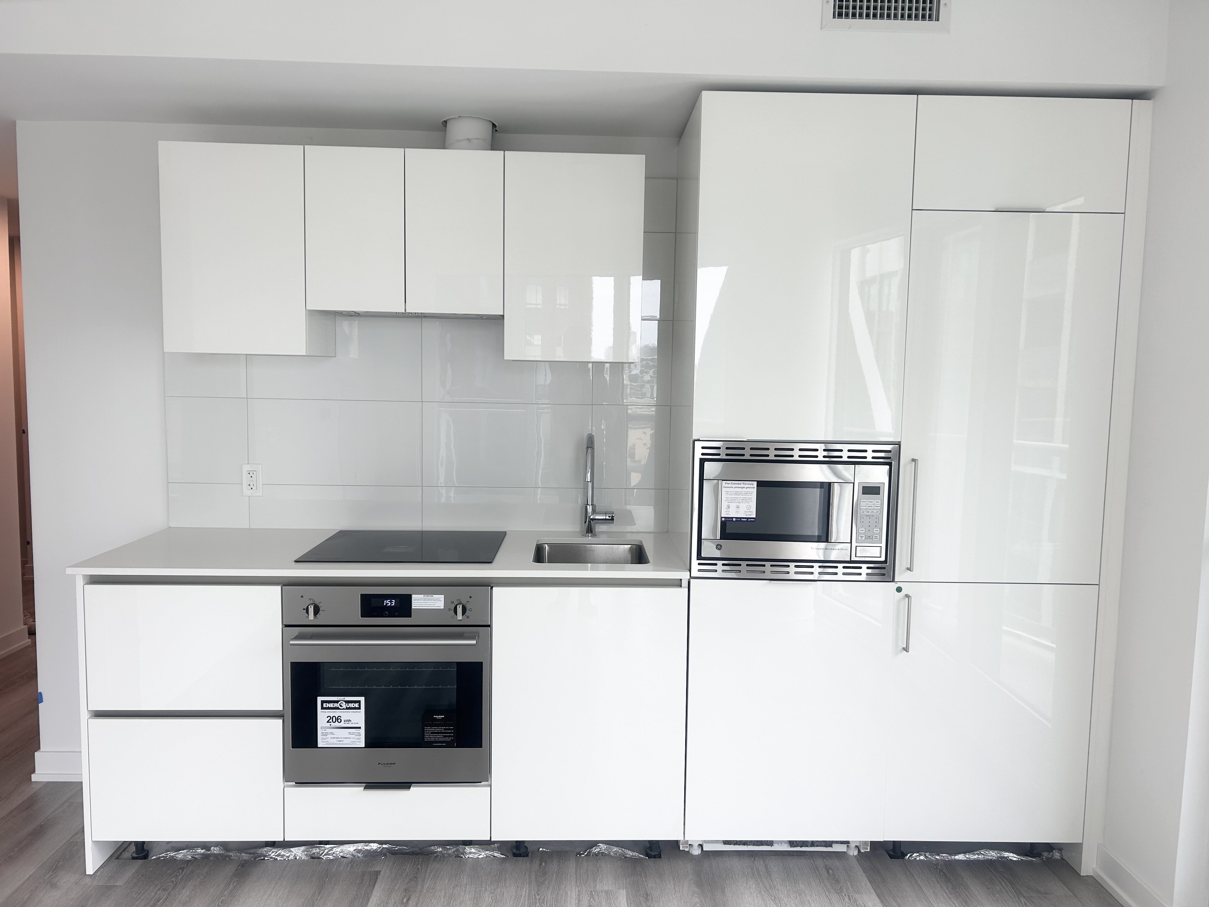 230 Simcoe Street, Toronto, ON Condo for rent