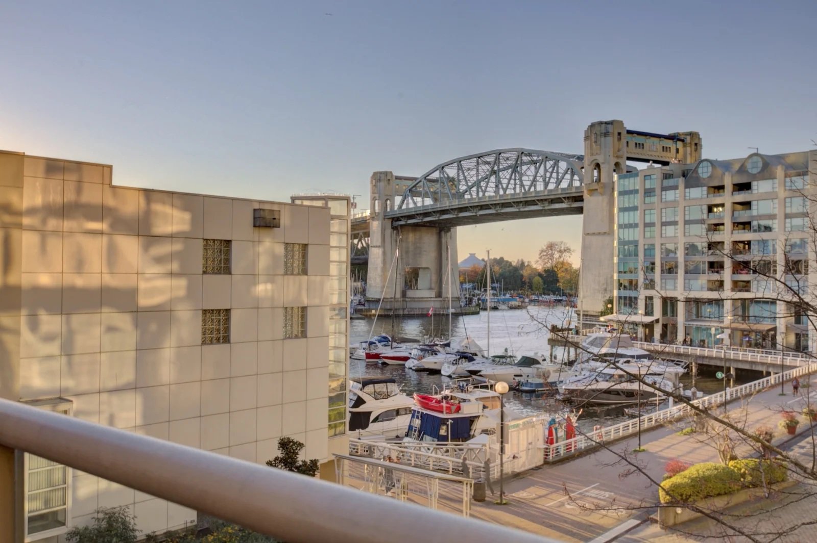 Rentals.ca 1625 Hornby Street, Vancouver BC for Rent