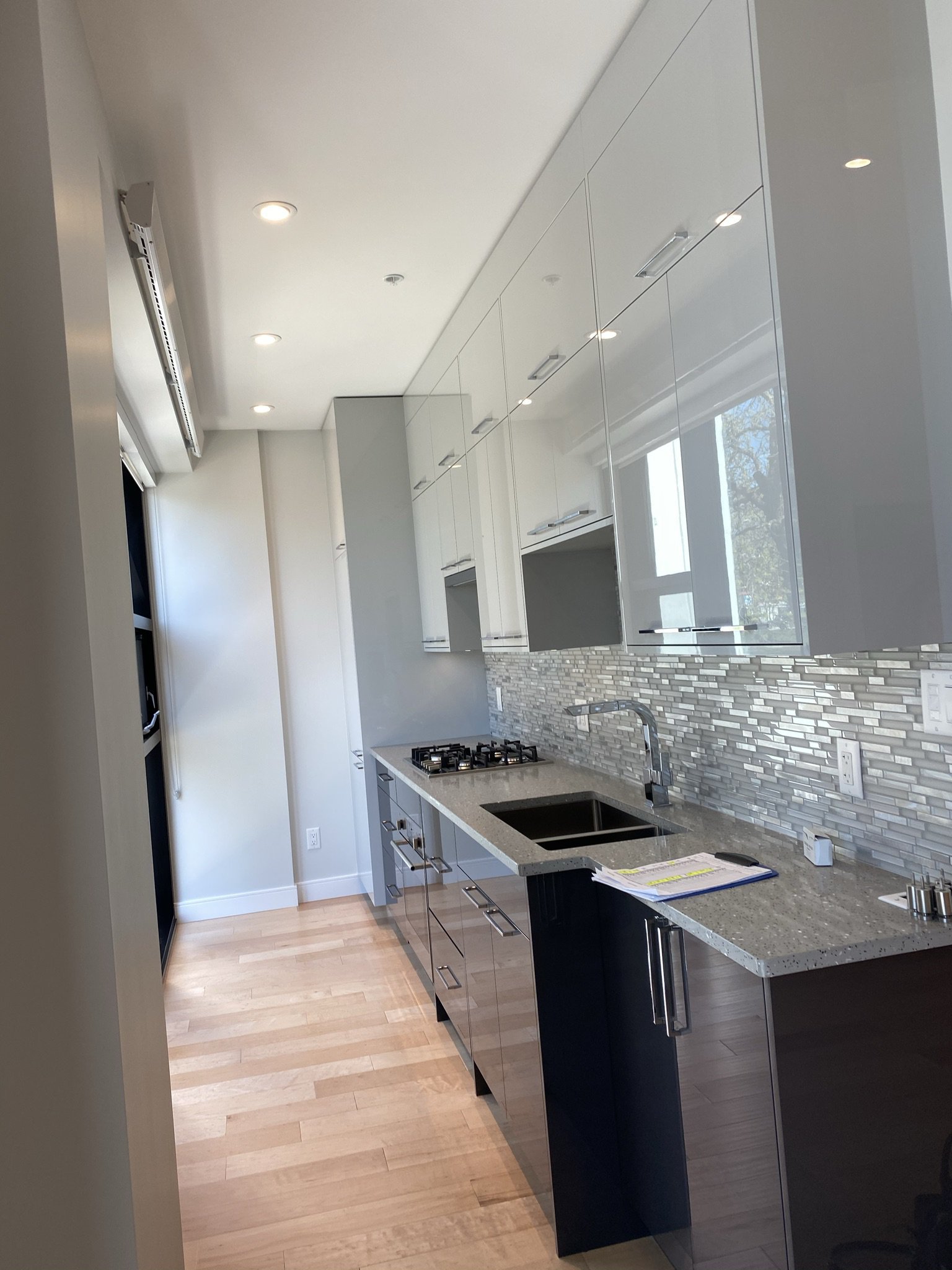 Rentals.ca ) 1411 Cook Street, Victoria BC for Rent